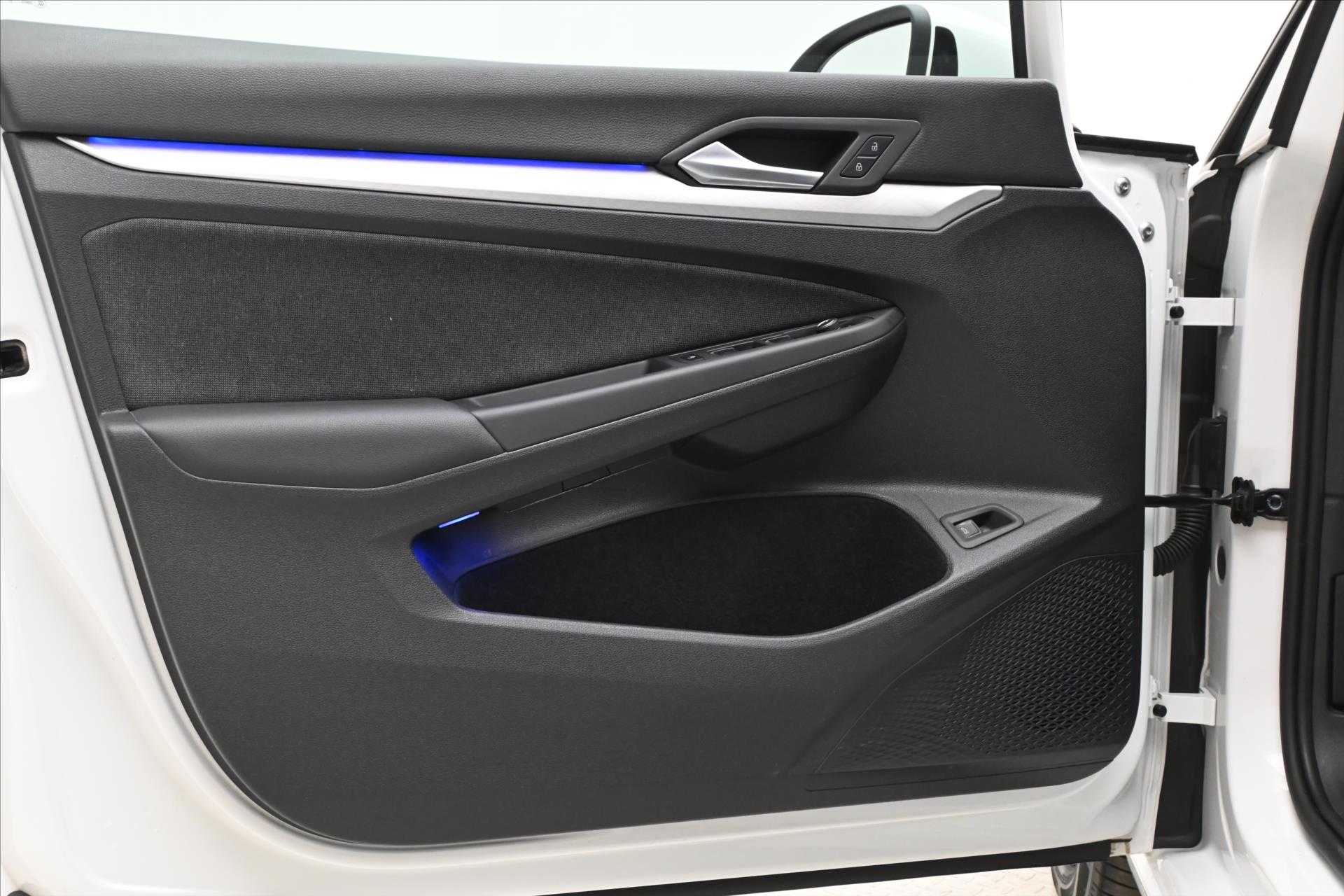 Hlavní fotografie vozu Volkswagen Golf 2,0 TDI 110 kW DSG Life Záruka až 5 let (24)