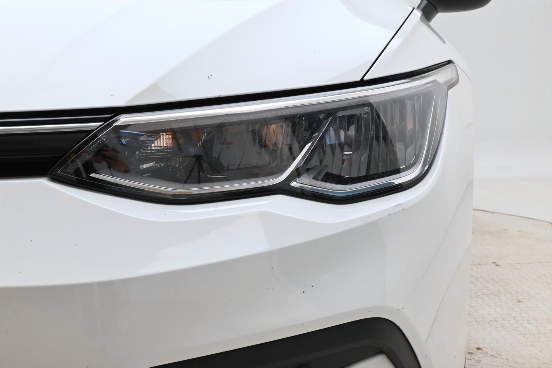 Hlavní fotografie vozu Volkswagen Golf 2,0 TDI 110 kW DSG Life Záruka až 5 let (29)