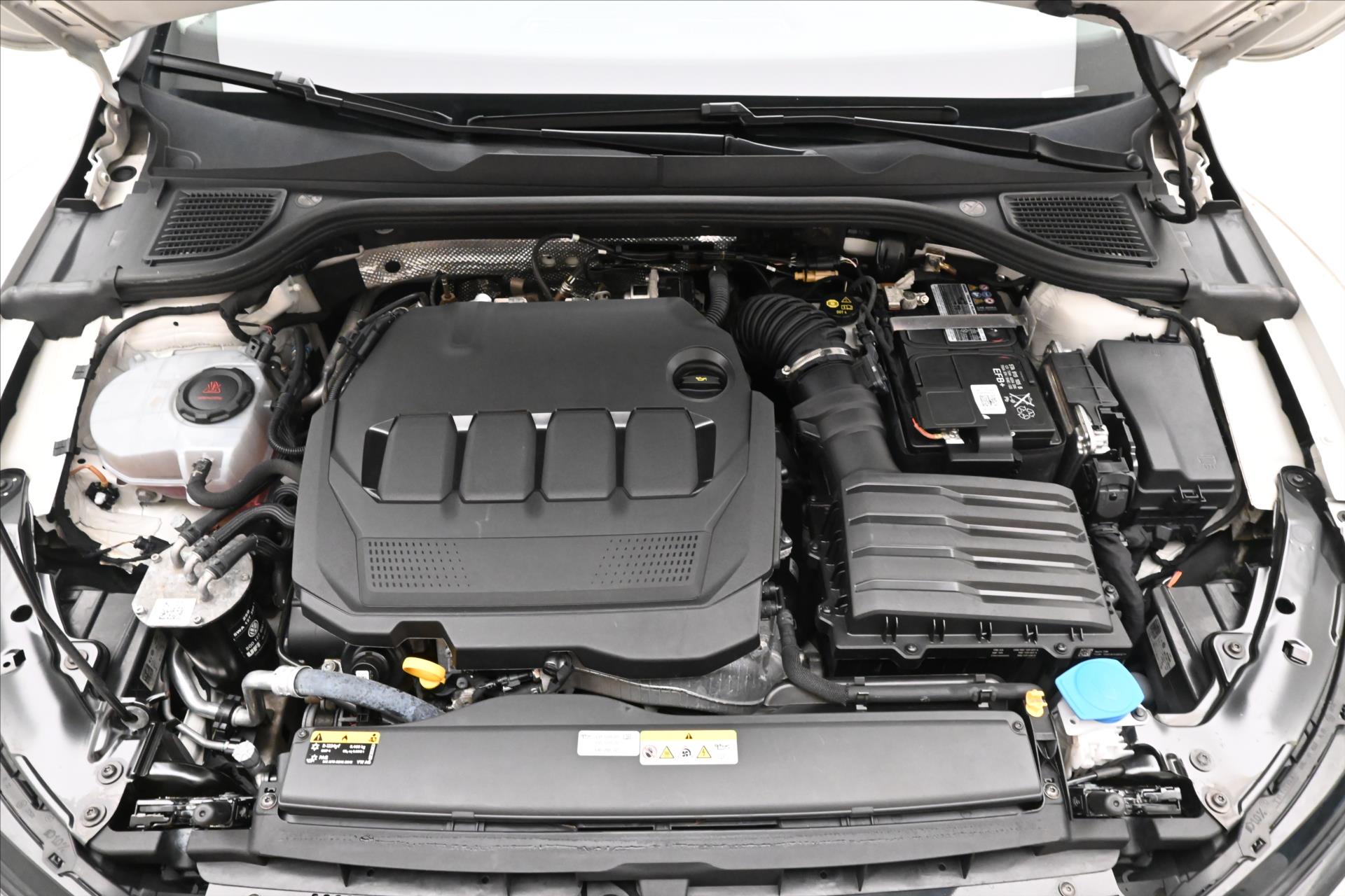 Hlavní fotografie vozu Volkswagen Golf 2,0 TDI 110 kW DSG Life Záruka až 5 let (9)