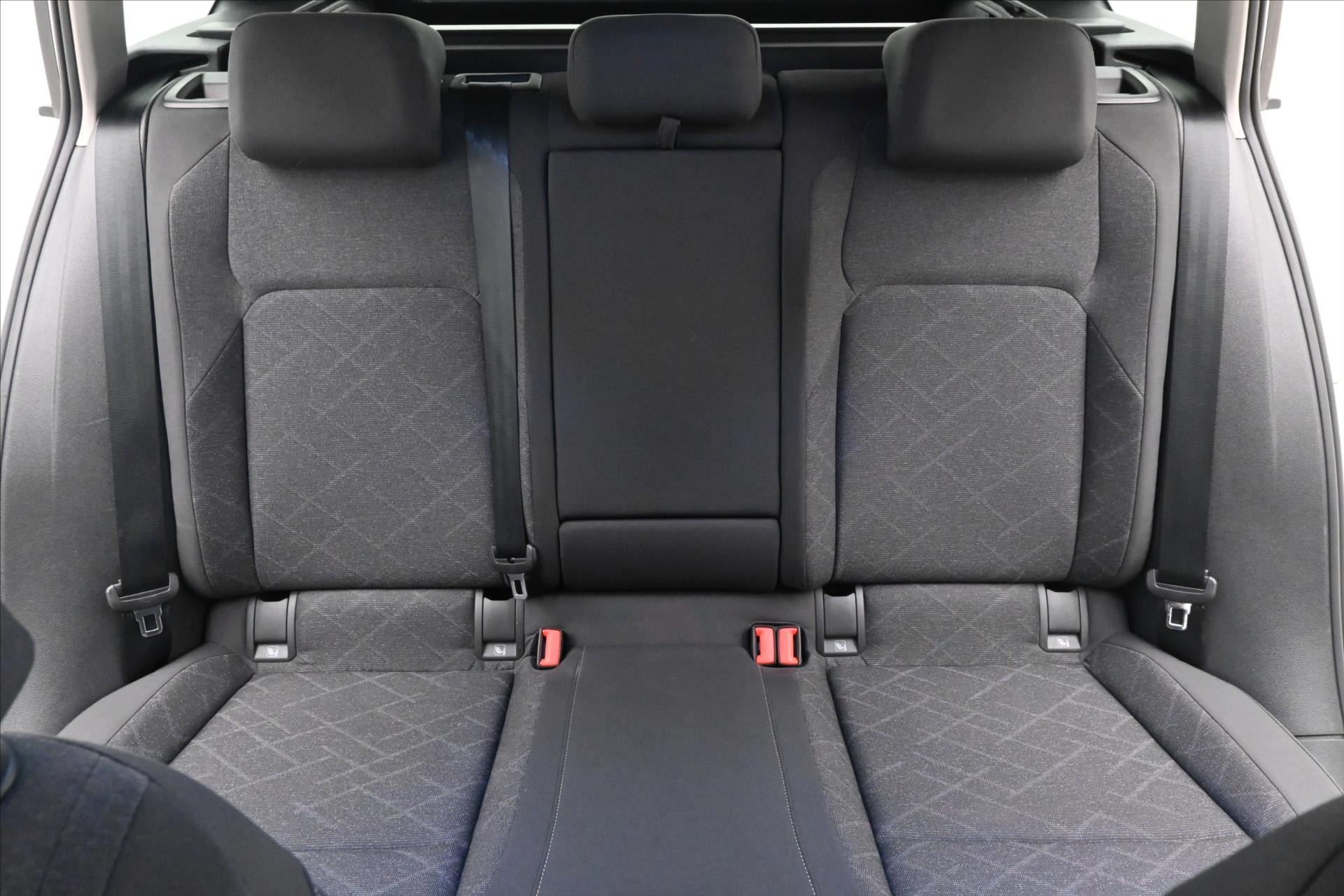 Hlavní fotografie vozu Volkswagen Golf 2,0 TDI 110kW DSG Life Záruka až 5 let (28)