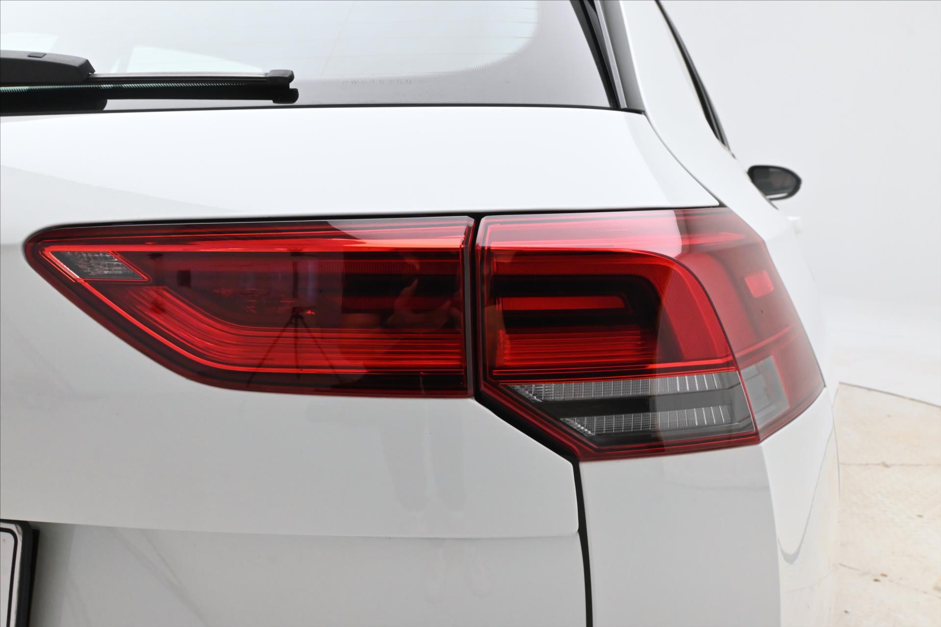 Hlavní fotografie vozu Volkswagen Golf 2,0 TDI 110kW DSG Life Záruka až 5 let (30)