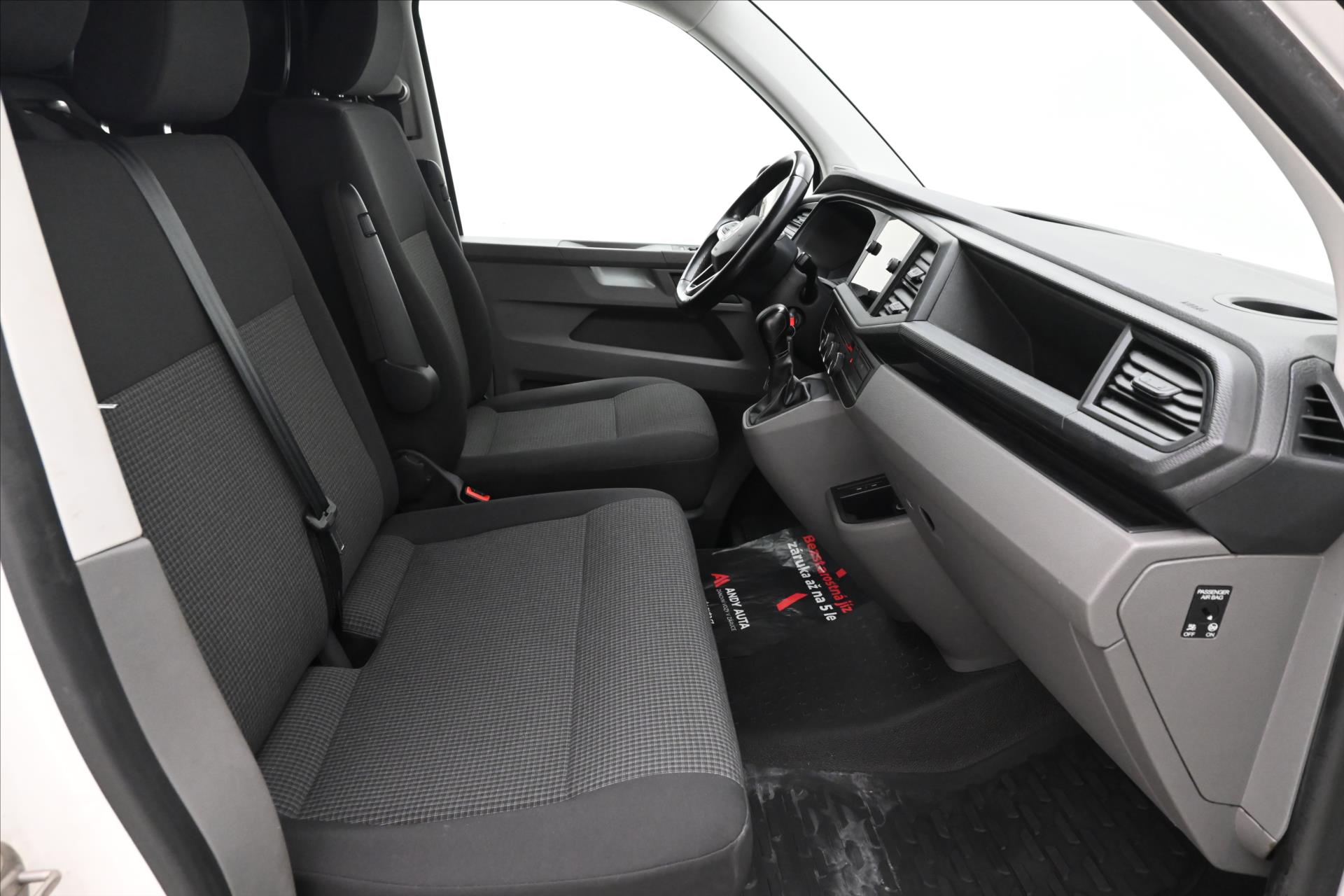 Hlavní fotografie vozu Volkswagen Transporter 2,0 TDI 110 kW DSG Long Záruka až 5 let (14)