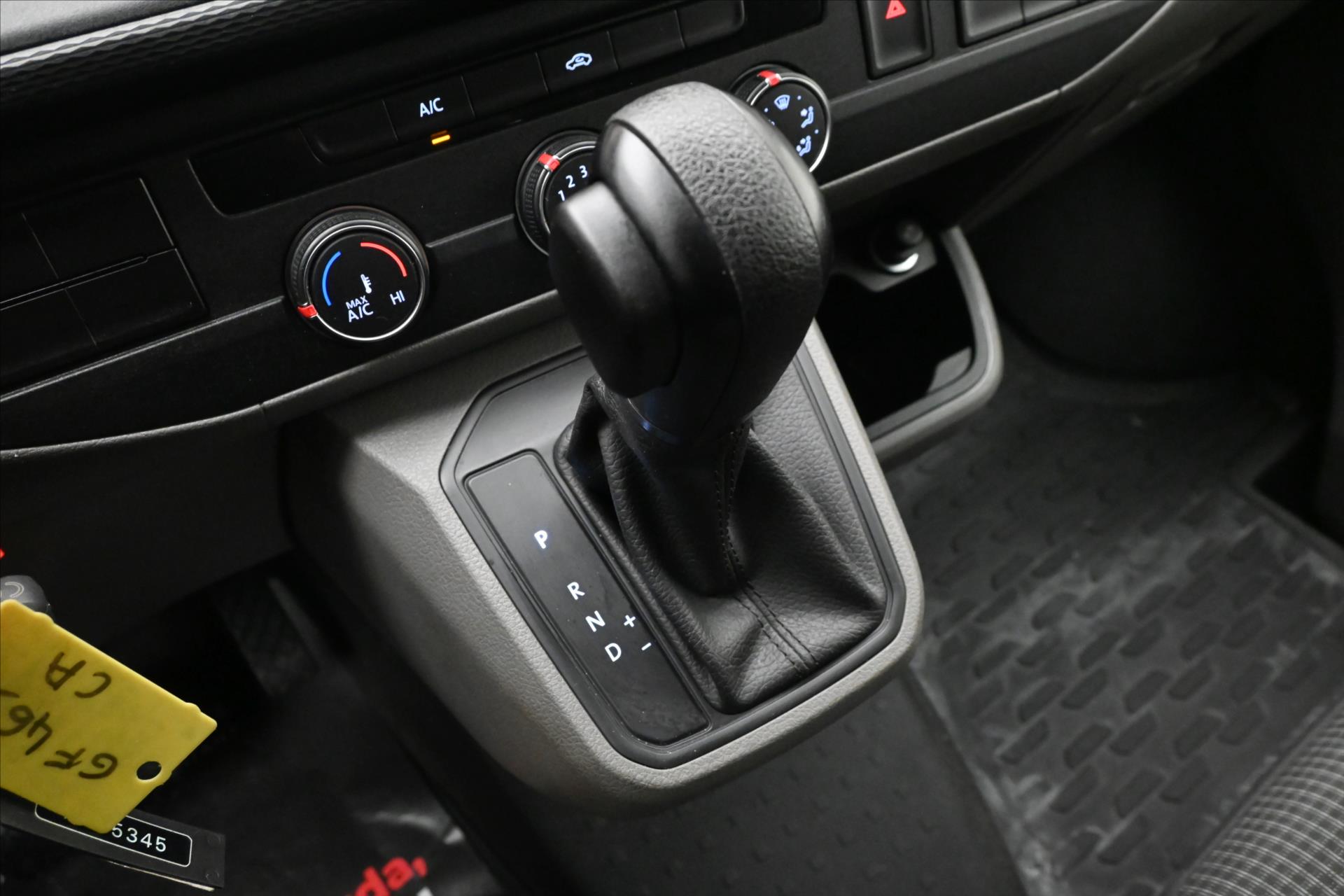 Hlavní fotografie vozu Volkswagen Transporter 2,0 TDI 110 kW DSG Long Záruka až 5 let (22)