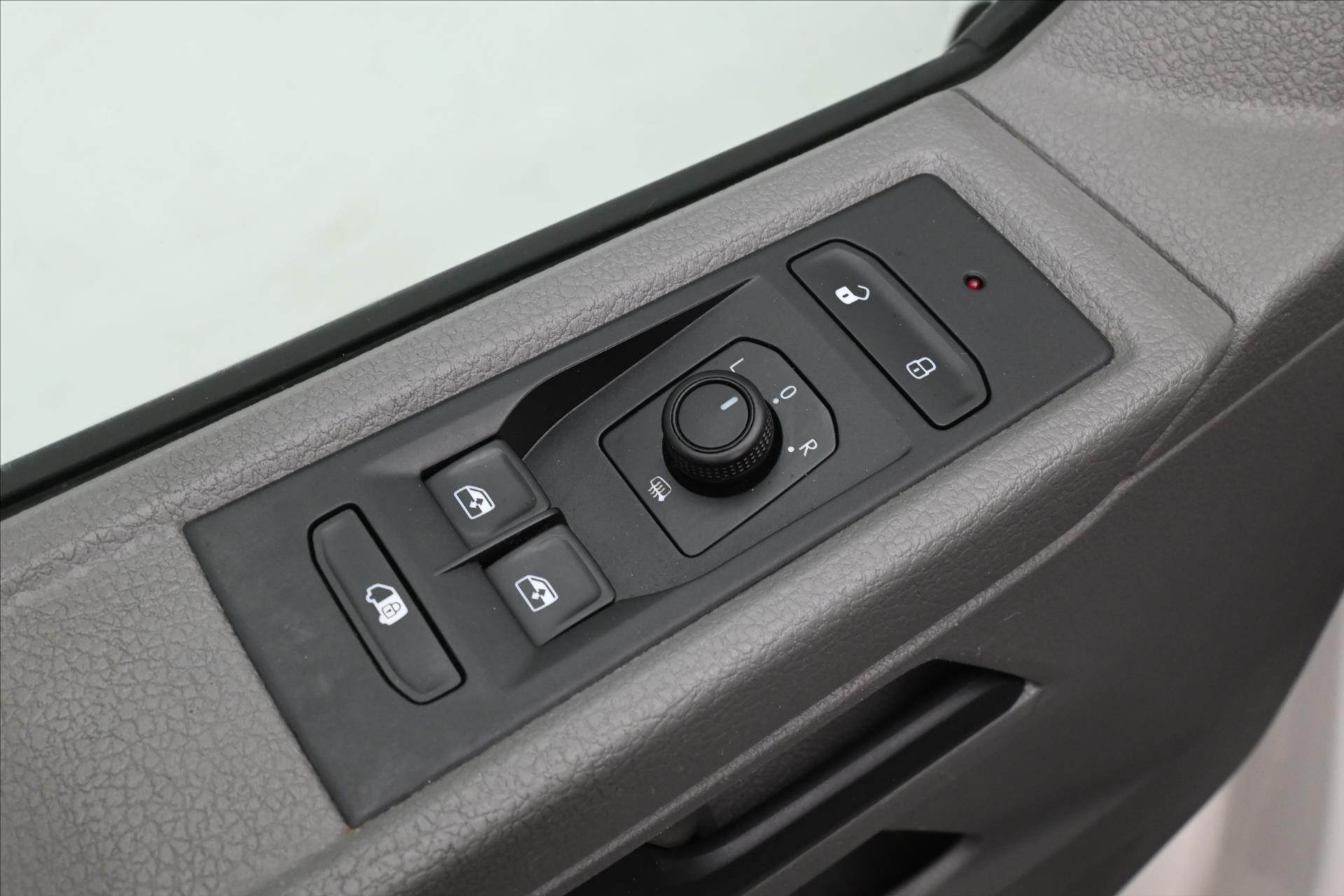 Hlavní fotografie vozu Volkswagen Transporter 2,0 TDI 110 kW DSG Long Záruka až 5 let (25)