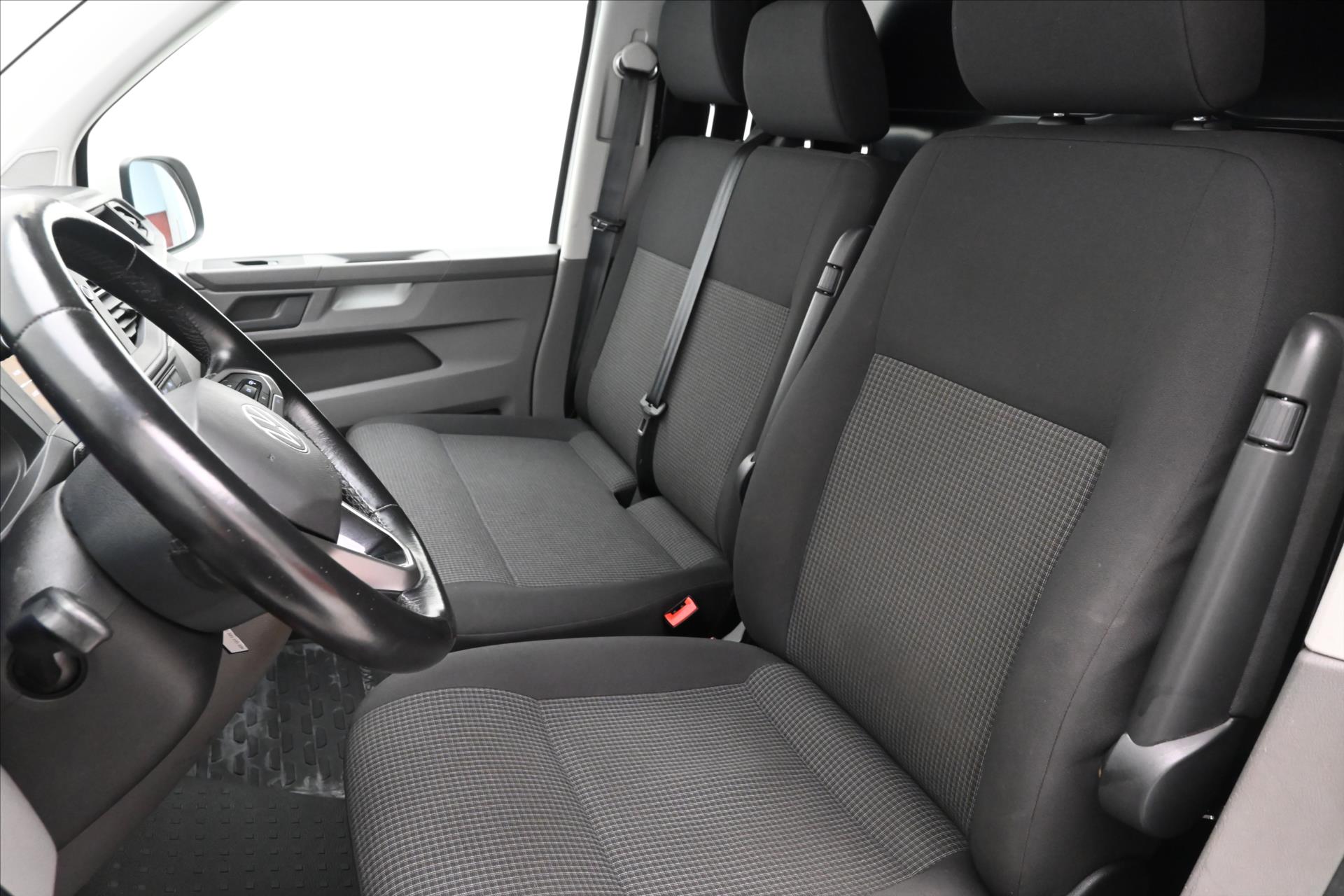 Hlavní fotografie vozu Volkswagen Transporter 2,0 TDI 110 kW DSG Long Záruka až 5 let (27)