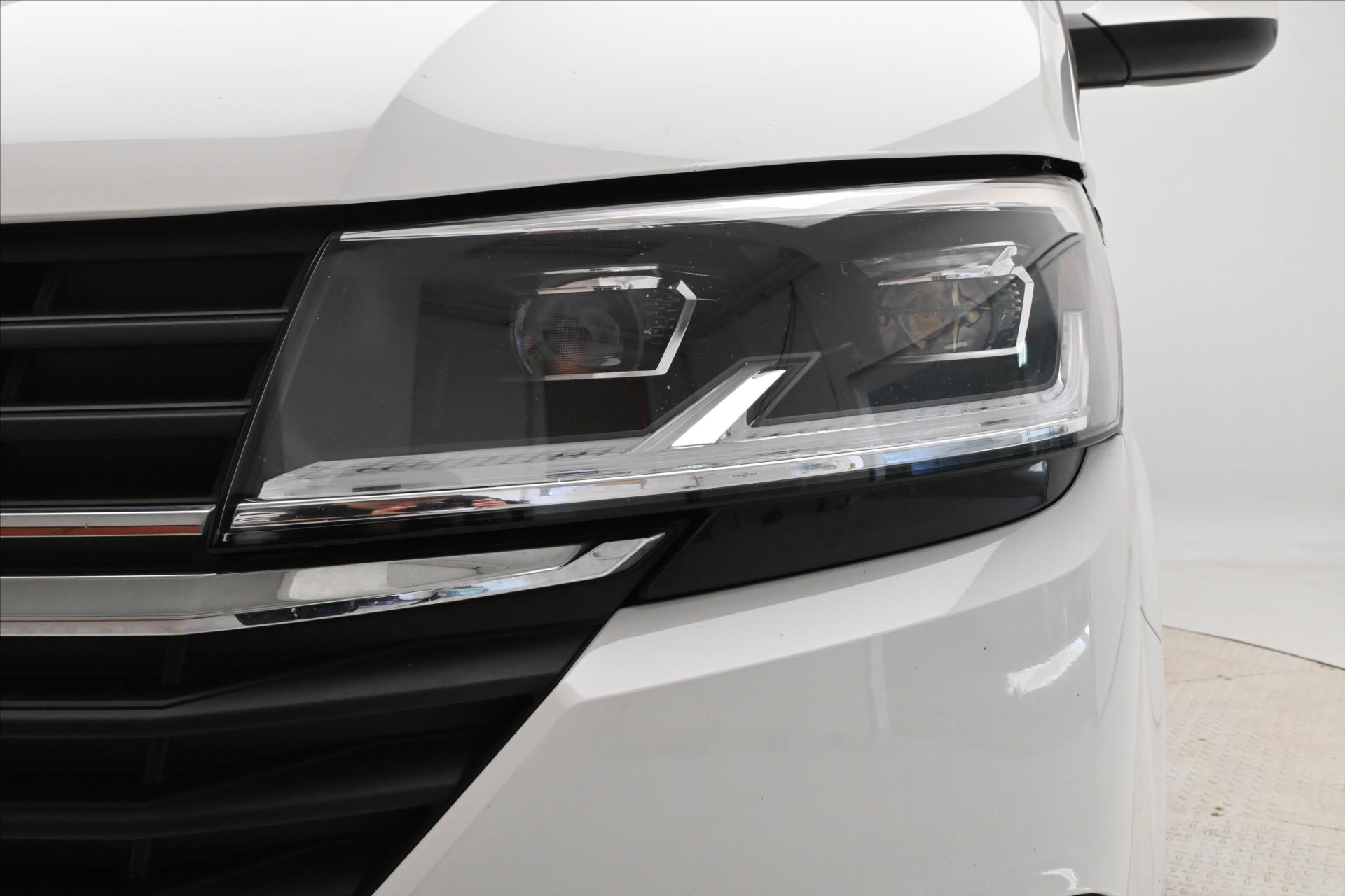 Hlavní fotografie vozu Volkswagen Transporter 2,0 TDI 110 kW DSG Long Záruka až 5 let (28)