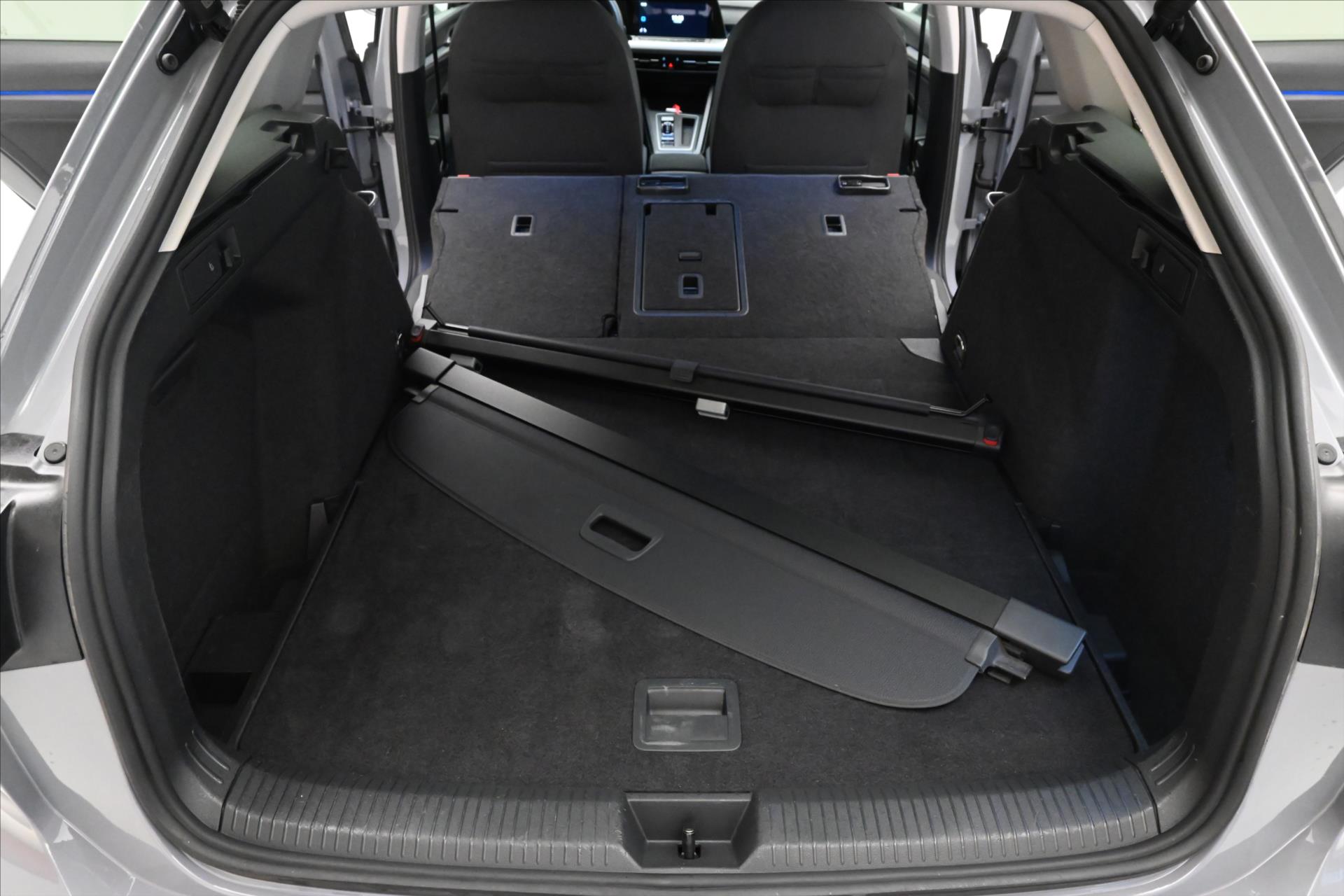 Main photo of the car Volkswagen Golf 2.0 TDI 110 kW DSG Life Warranty up to 5 years (11)