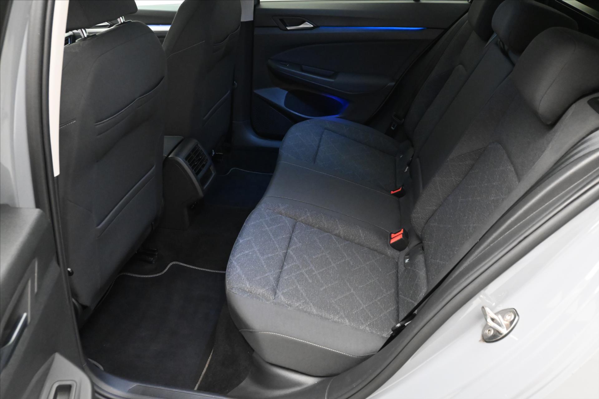 Main photo of the car Volkswagen Golf 2.0 TDI 110 kW DSG Life Warranty up to 5 years (14)