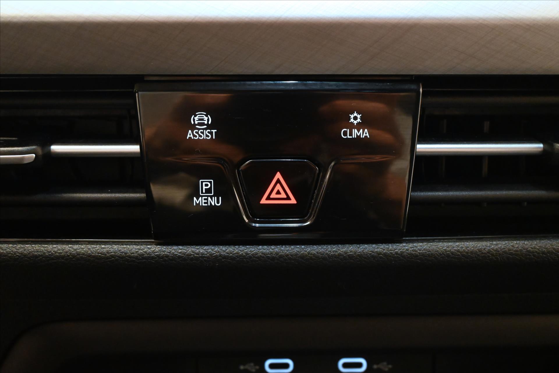 Main photo of the car Volkswagen Golf 2.0 TDI 110 kW DSG Life Warranty up to 5 years (20)