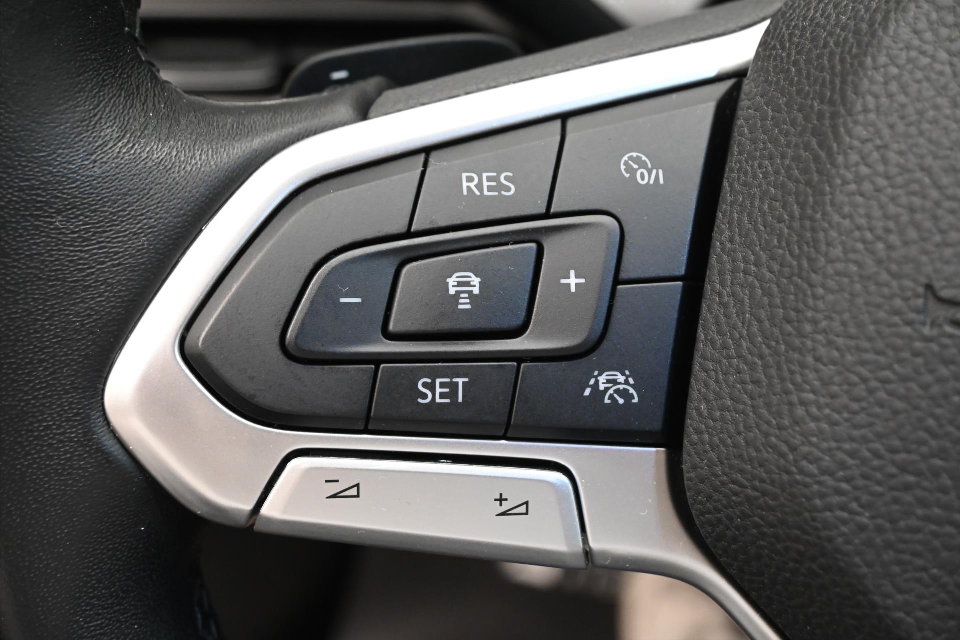 Main photo of the car Volkswagen Golf 2.0 TDI 110 kW DSG Life Warranty up to 5 years (22)