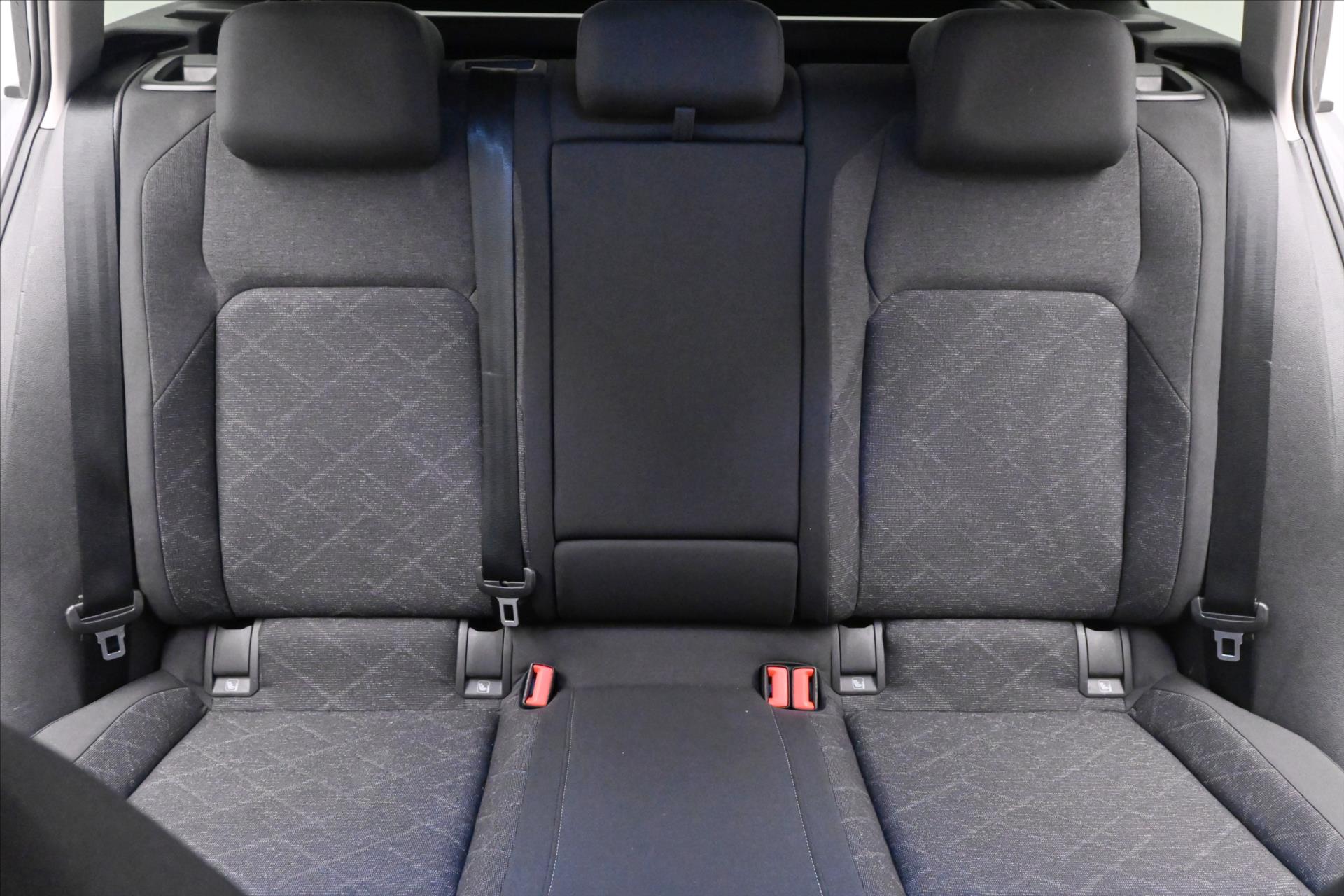 Main photo of the car Volkswagen Golf 2.0 TDI 110 kW DSG Life Warranty up to 5 years (27)