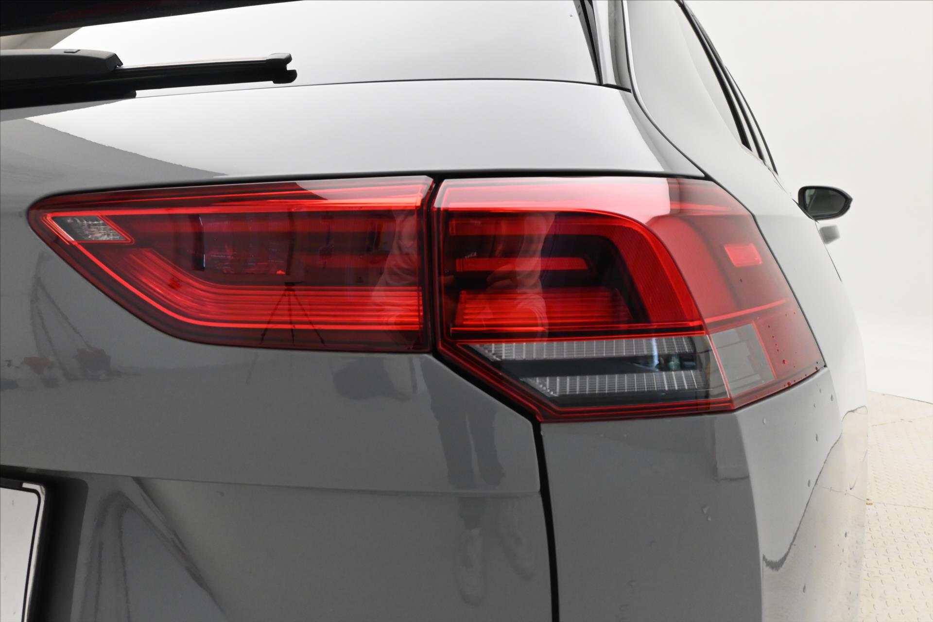 Main photo of the car Volkswagen Golf 2.0 TDI 110 kW DSG Life Warranty up to 5 years (29)