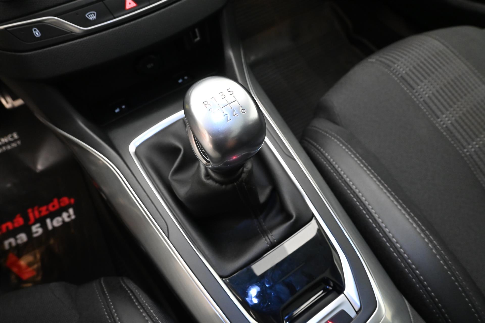 Hlavní fotografie vozu Peugeot 308 1,5 96kW BlueHDi 130SW Záruka až 5 let (22)