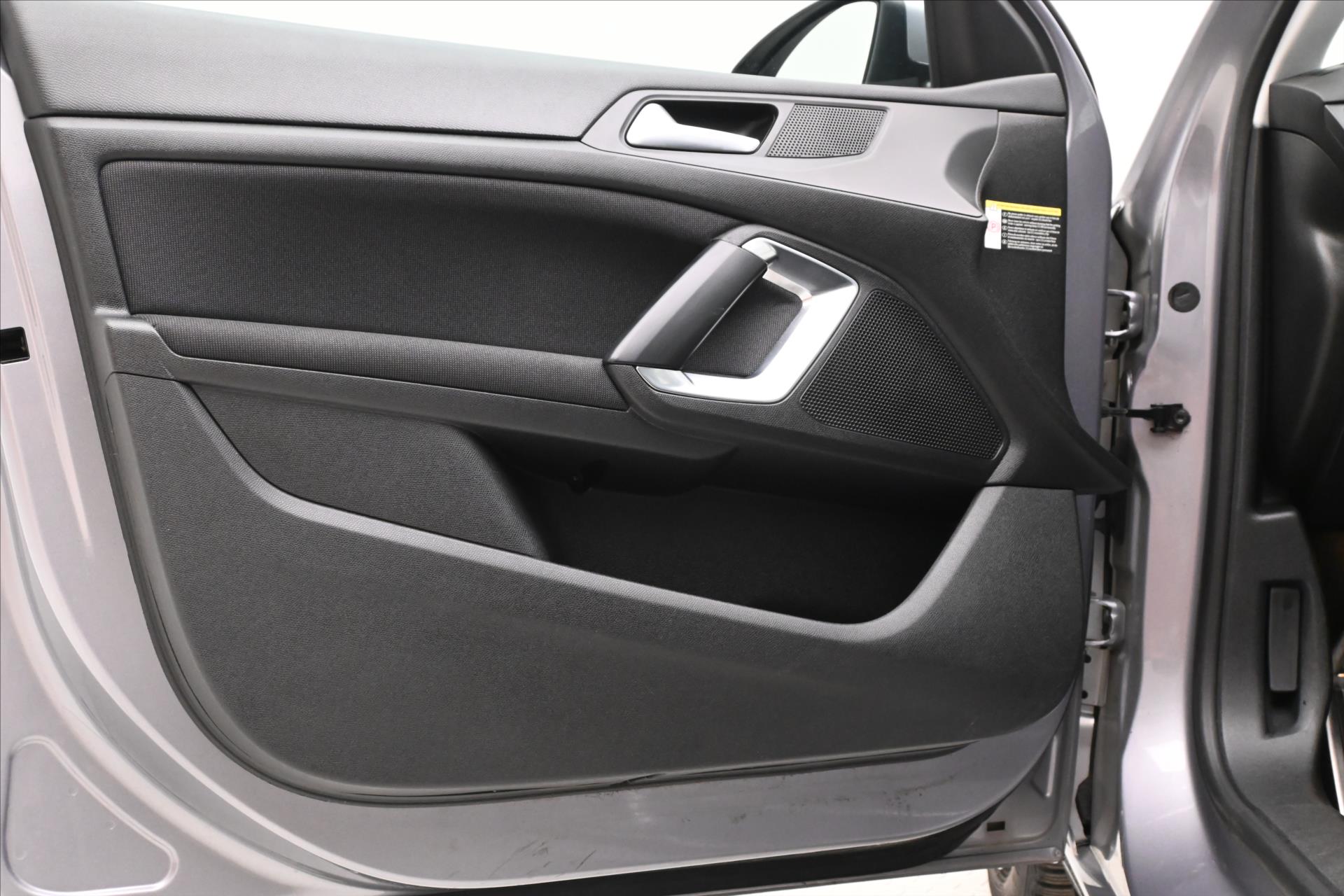 Hlavní fotografie vozu Peugeot 308 1,5 96kW BlueHDi 130SW Záruka až 5 let (24)