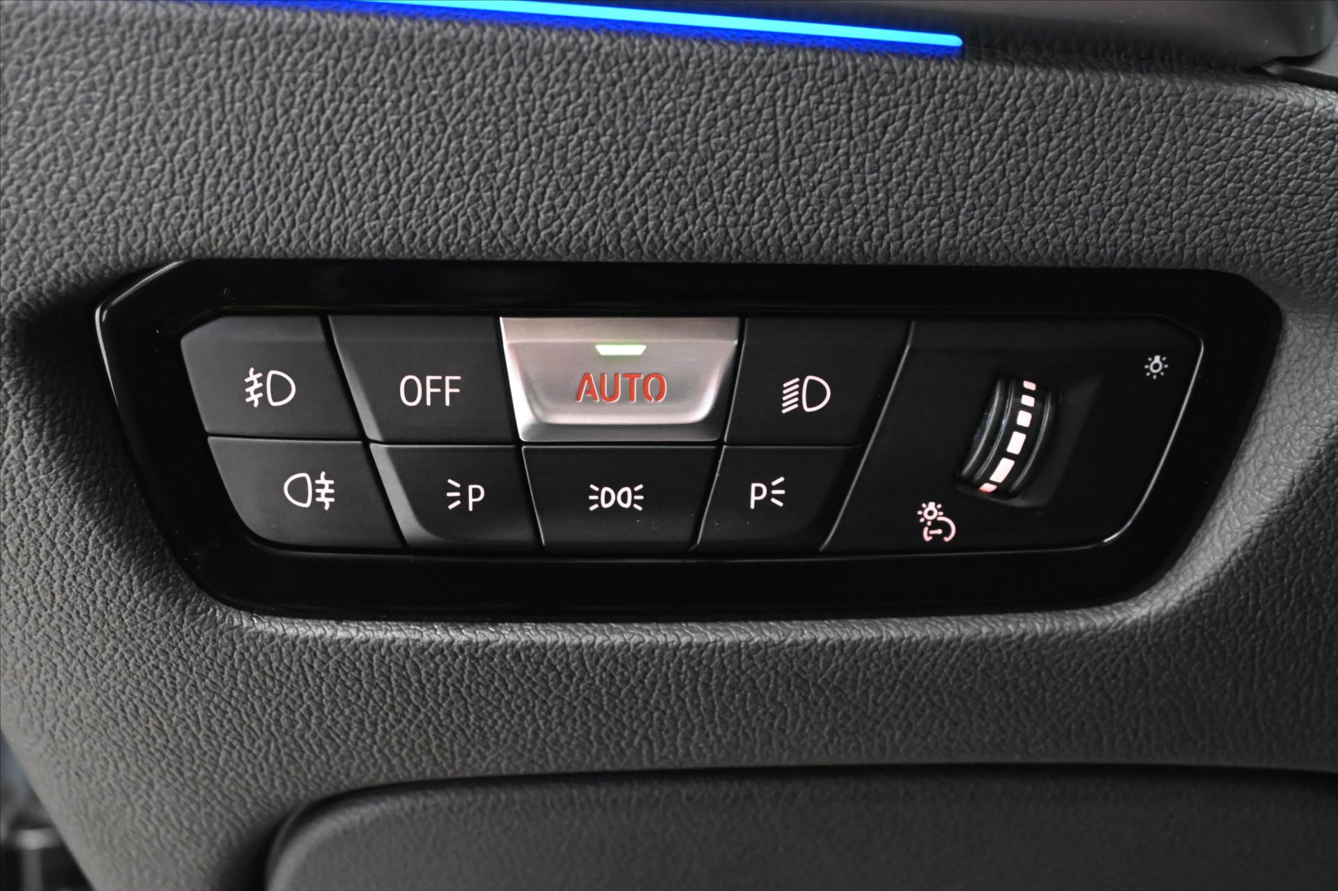 Hlavní fotografie vozu BMW Řada 3 2,0 320d 140 kW Steptronic Záruka až 5 let (27)