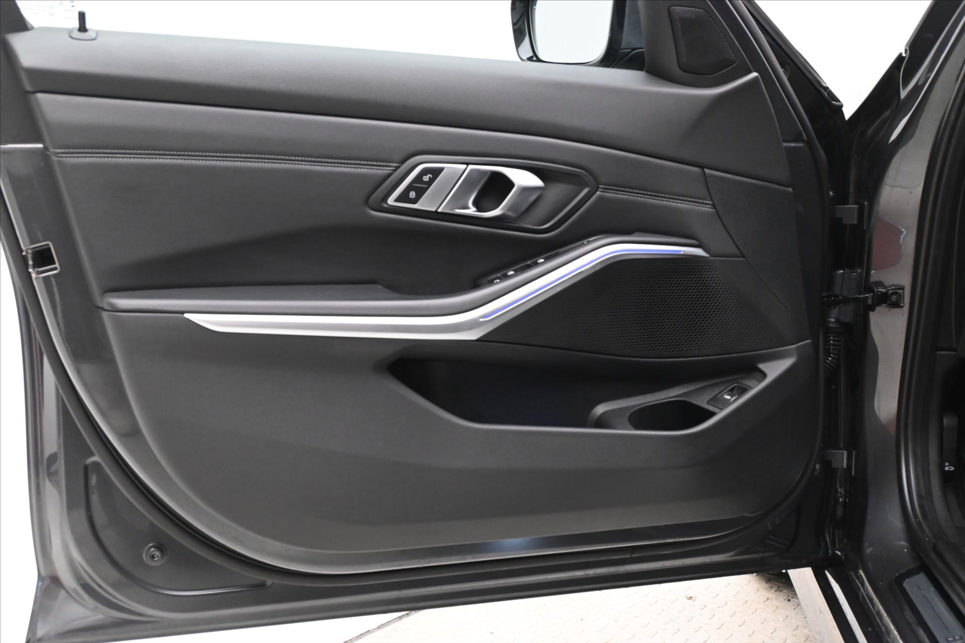 Hlavní fotografie vozu BMW Řada 3 2,0 320d 140kW Steptronic Záruka až 5 let (25)