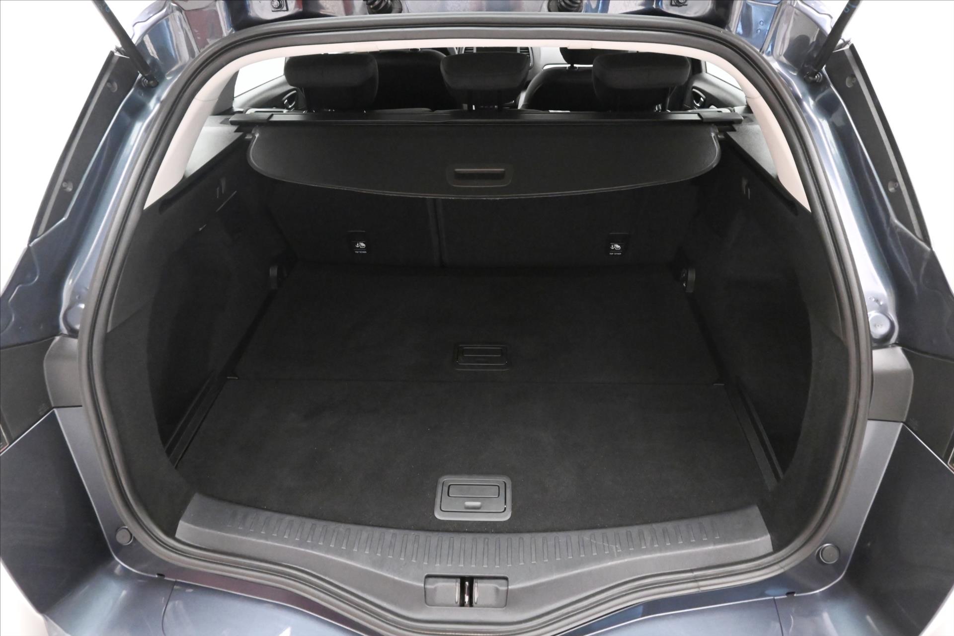 Main photo of the car Renault Mégane 1.3 TCe 103 kW Full LED Warranty up to 5 years (10)