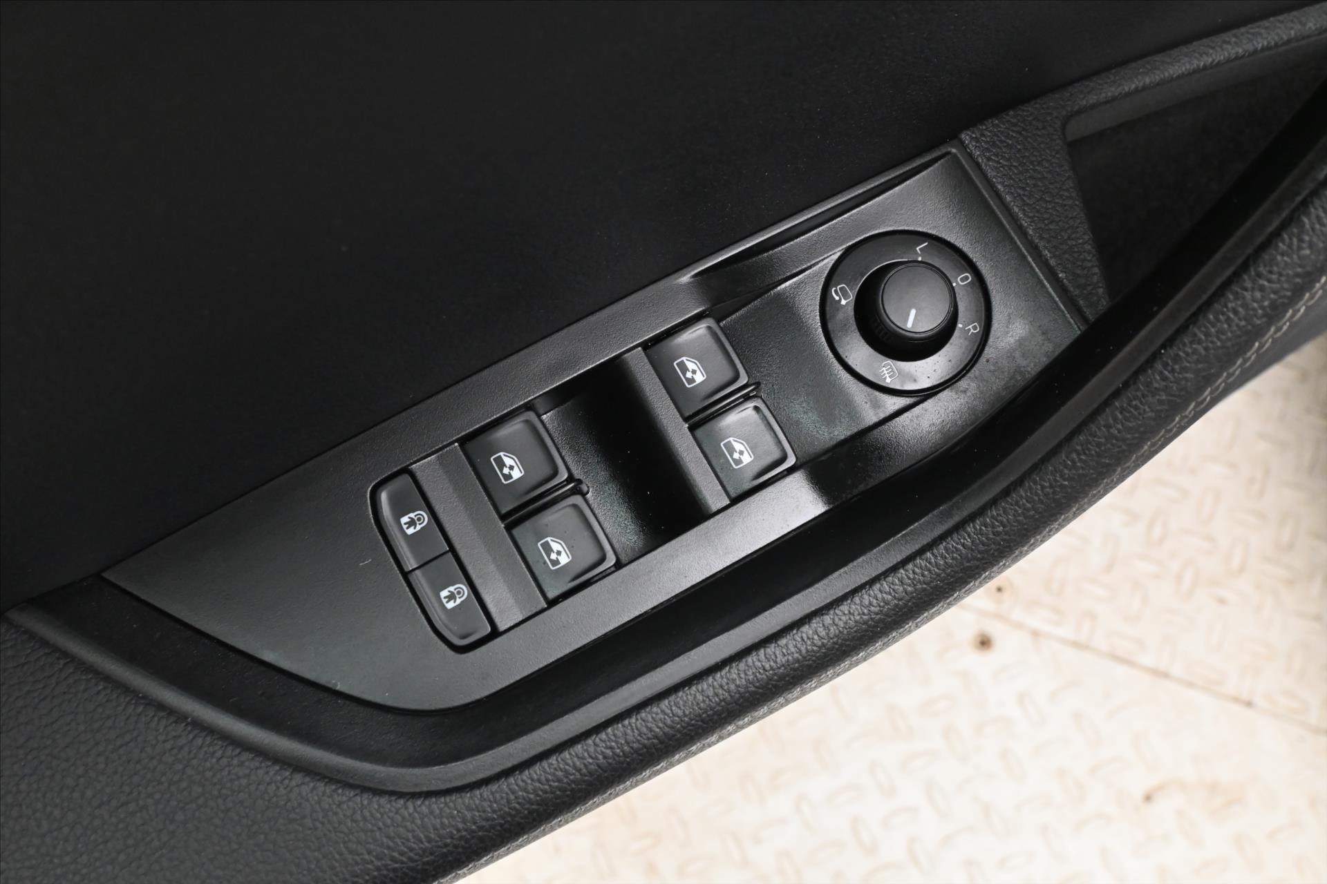 Hlavní fotografie vozu Škoda Superb 1,4 TSI iV 160 kW DSG Style Záruka až 5 let (26)