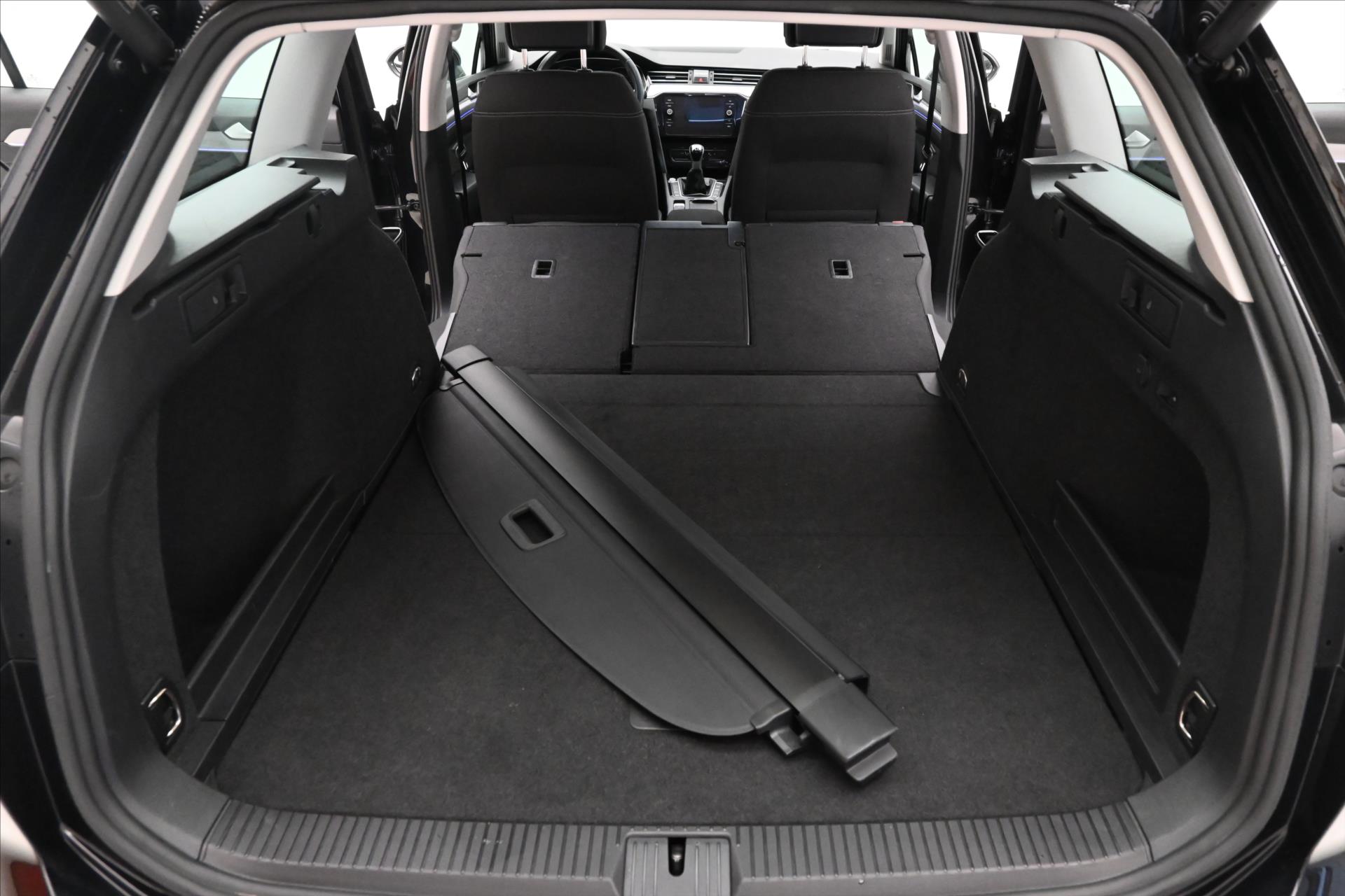 Hlavní fotografie vozu Volkswagen Passat 2,0 TDI 110 kW DSG Business Záruka až 5 let (11)