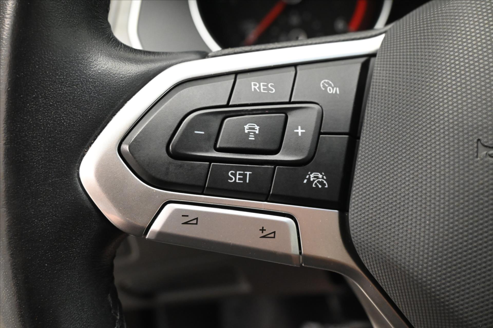 Hlavní fotografie vozu Volkswagen Passat 2,0 TDI 110 kW DSG Business Záruka až 5 let (24)