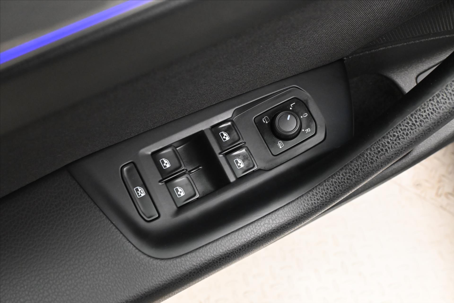 Hlavní fotografie vozu Volkswagen Passat 2,0 TDI 110 kW DSG Business Záruka až 5 let (26)