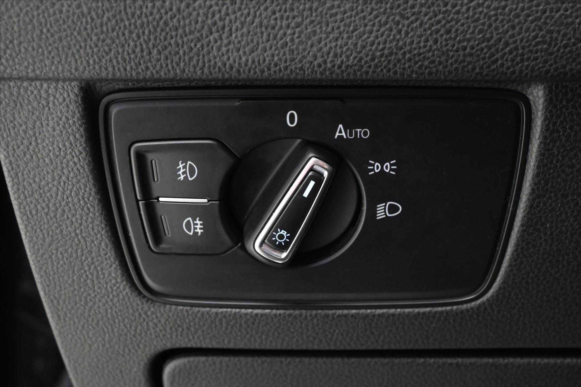 Hlavní fotografie vozu Volkswagen Passat 2,0 TDI 110 kW DSG Business Záruka až 5 let (27)