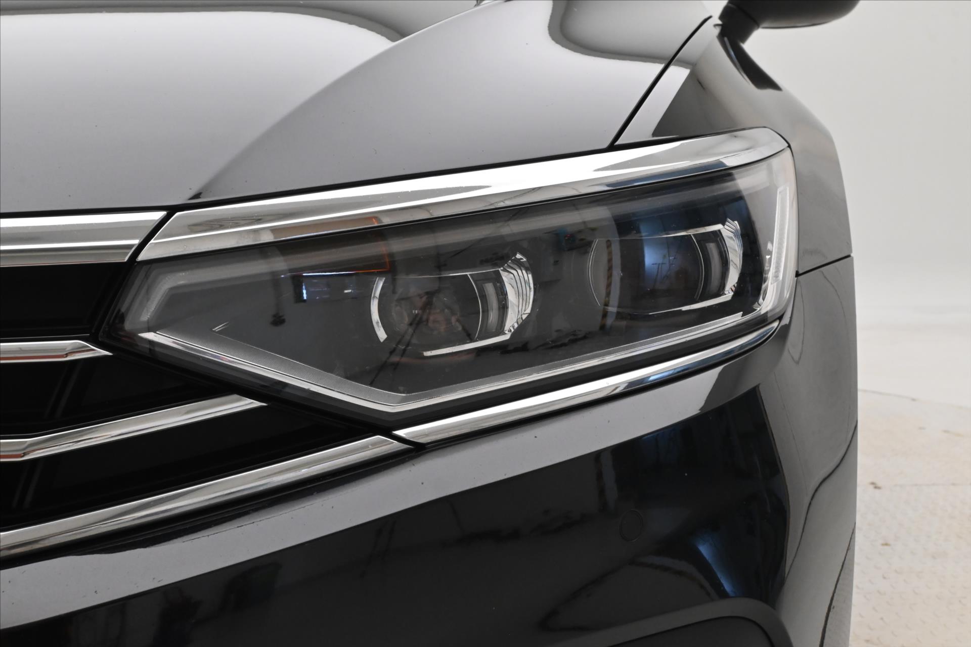 Hlavní fotografie vozu Volkswagen Passat 2,0 TDI 110 kW DSG Business Záruka až 5 let (31)