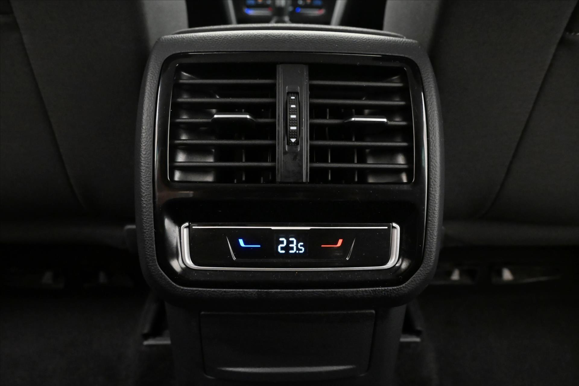 Hlavní fotografie vozu Volkswagen Passat 2,0 TDI 110 kW DSG Business Záruka až 5 let (22)