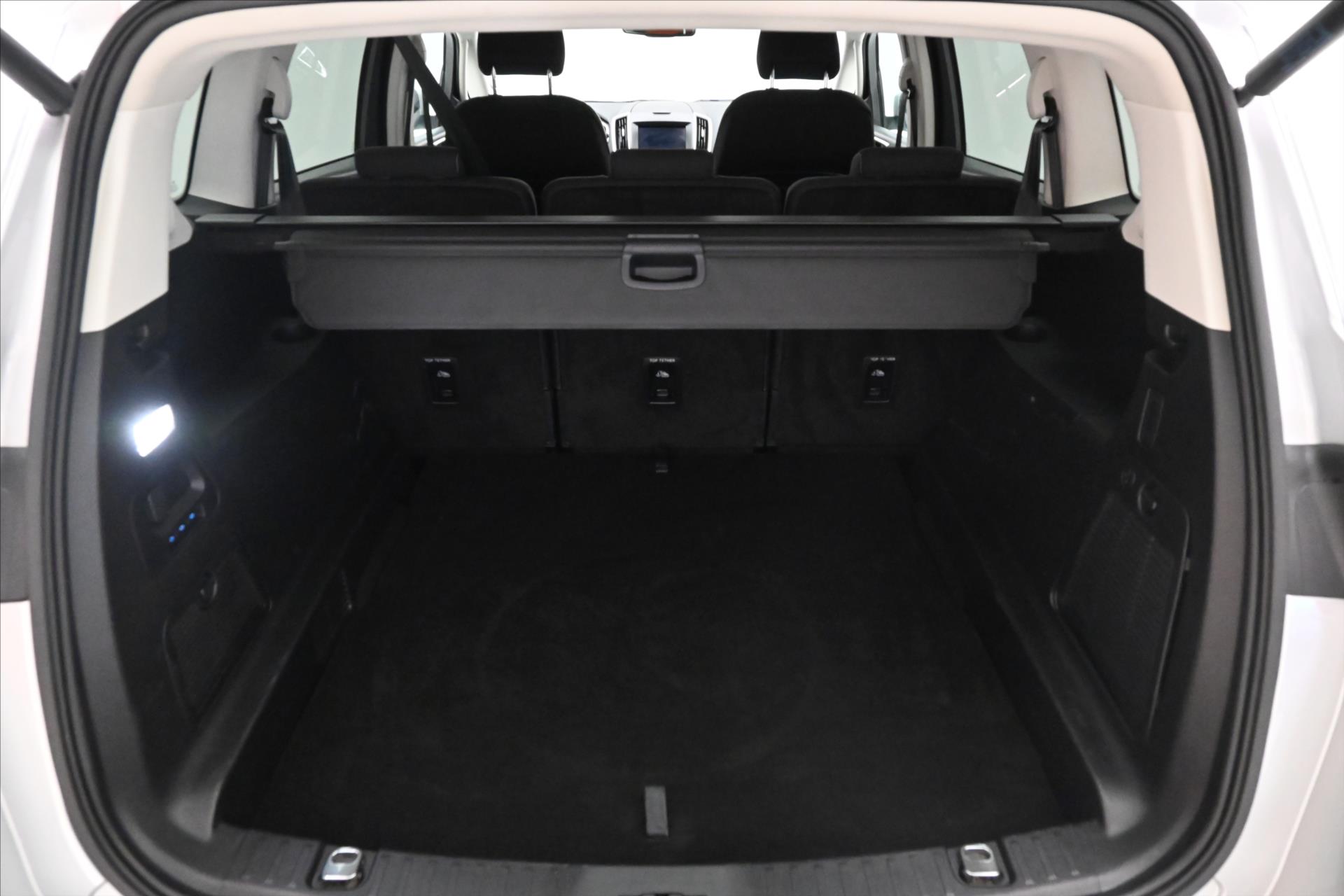 Hlavní fotografie vozu Ford S-MAX 2,0 EcoBlue 110 kW AT8 Business Záruka až 5 let (10)