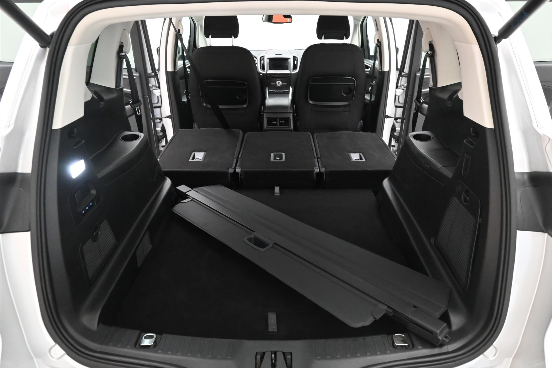 Hlavní fotografie vozu Ford S-MAX 2,0 EcoBlue 110 kW AT8 Business Záruka až 5 let (11)