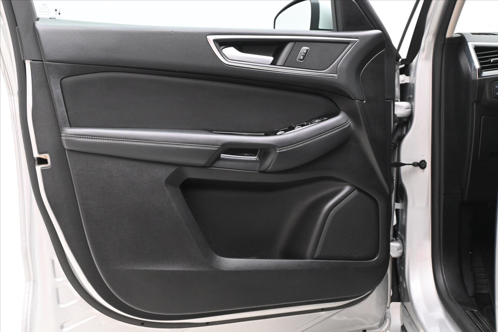 Hlavní fotografie vozu Ford S-MAX 2,0 EcoBlue 110 kW AT8 Business Záruka až 5 let (24)