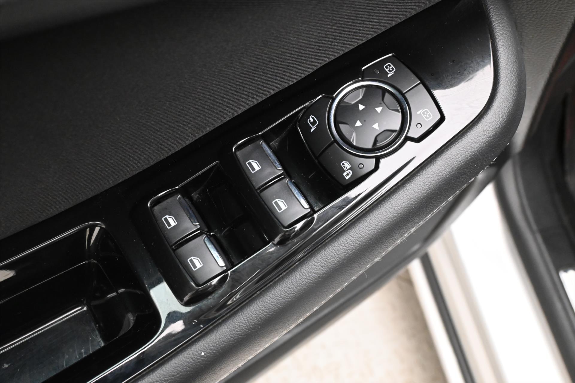 Hlavní fotografie vozu Ford S-MAX 2,0 EcoBlue 110 kW AT8 Business Záruka až 5 let (25)