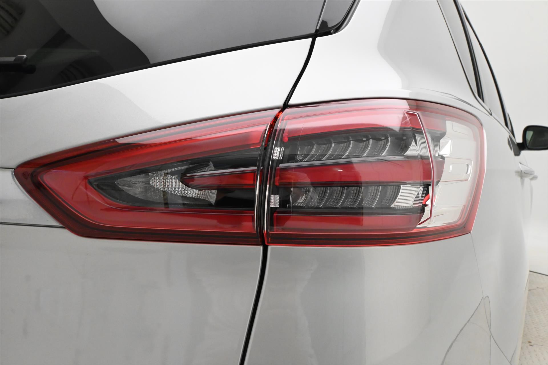 Hlavní fotografie vozu Ford S-MAX 2,0 EcoBlue 110 kW AT8 Business Záruka až 5 let (30)