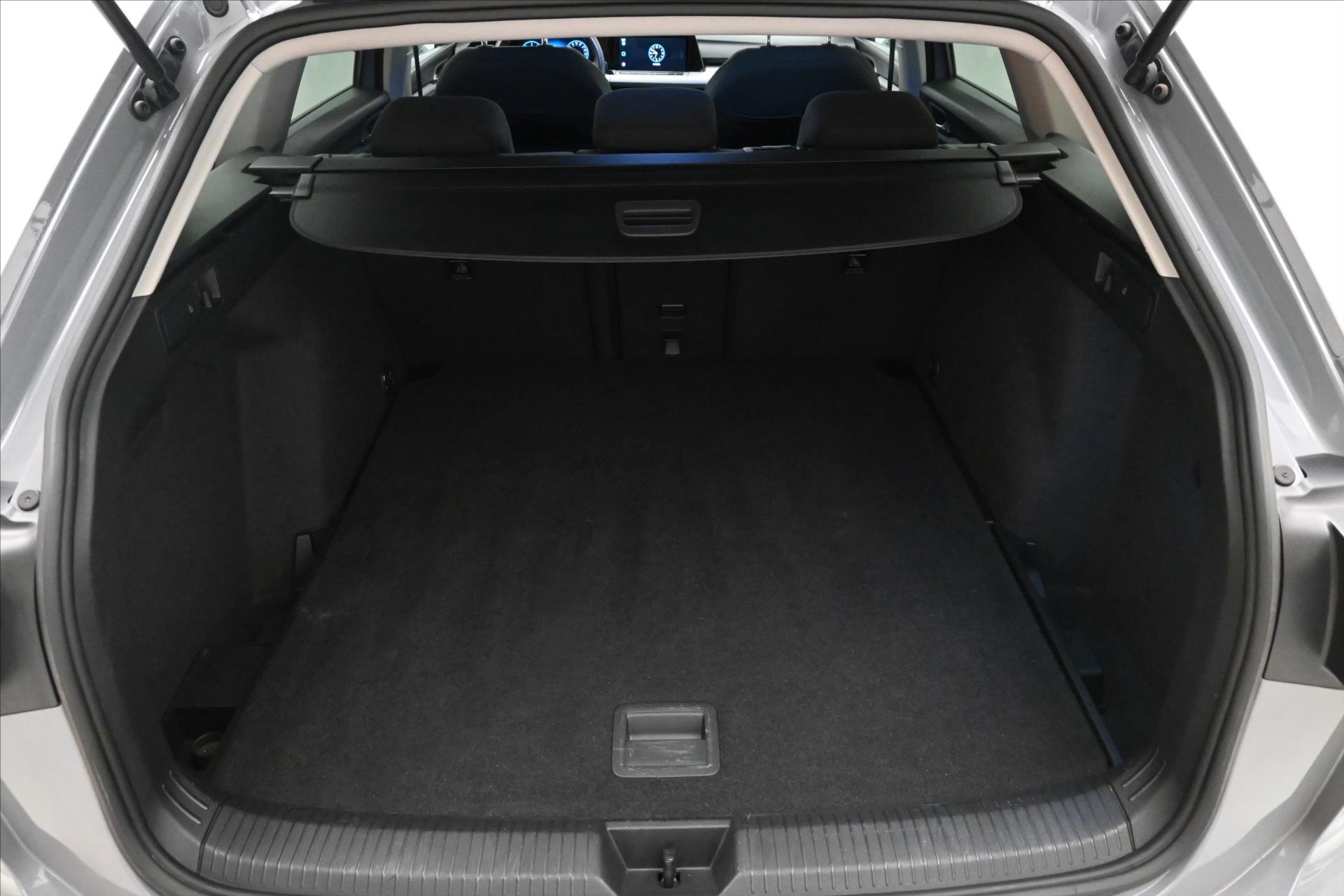 Hlavní fotografie vozu Volkswagen Golf 2,0 TDI 110 KW DSG Life Záruka až 5 let (10)