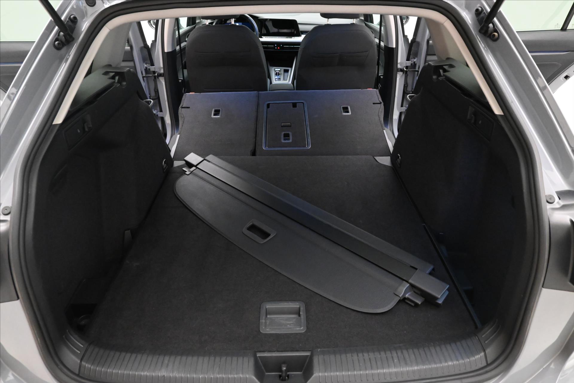 Hlavní fotografie vozu Volkswagen Golf 2,0 TDI 110 KW DSG Life Záruka až 5 let (11)