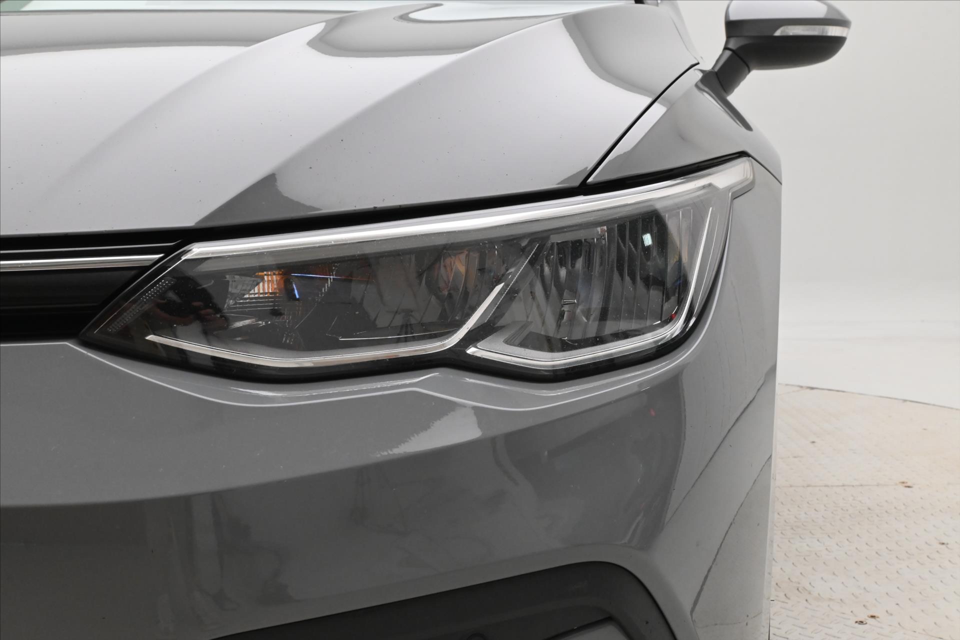 Hlavní fotografie vozu Volkswagen Golf 2,0 TDI 110 KW DSG Life Záruka až 5 let (28)