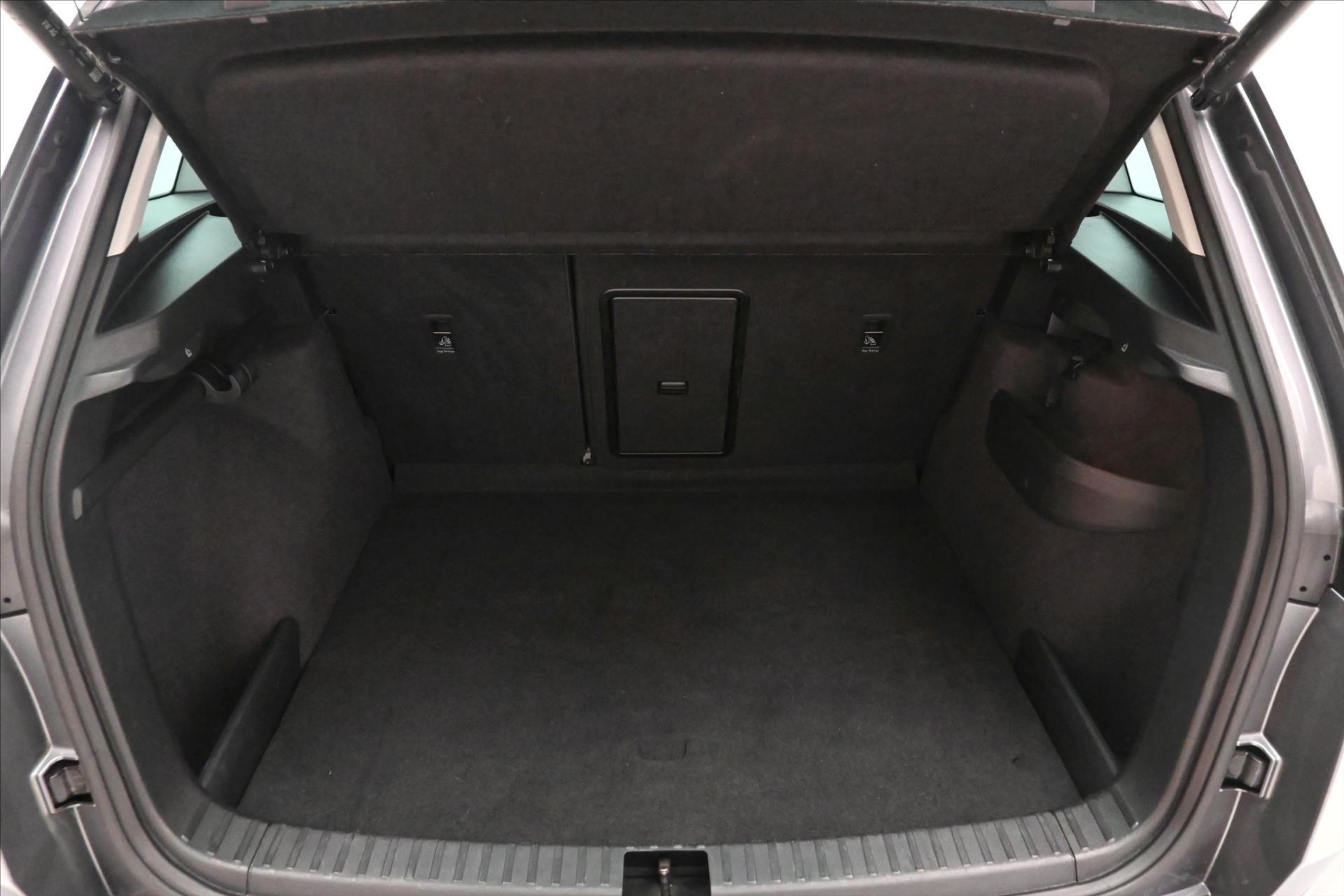 Hlavní fotografie vozu Škoda Karoq 2,0 TDI 85 kW DSG Ambition Záruka až 5 let (10)