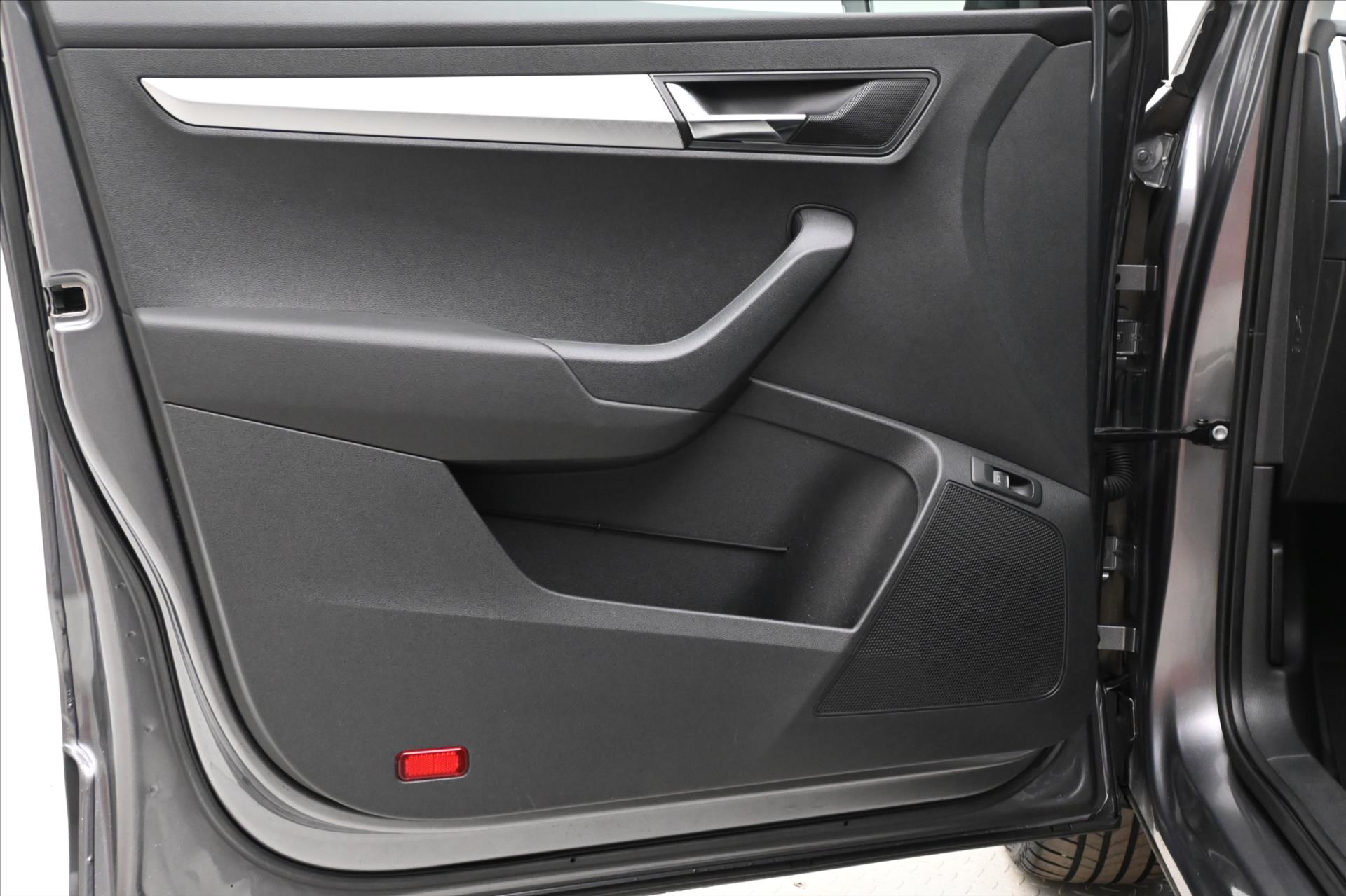 Hlavní fotografie vozu Škoda Karoq 2,0 TDI 85 kW DSG Ambition Záruka až 5 let (24)