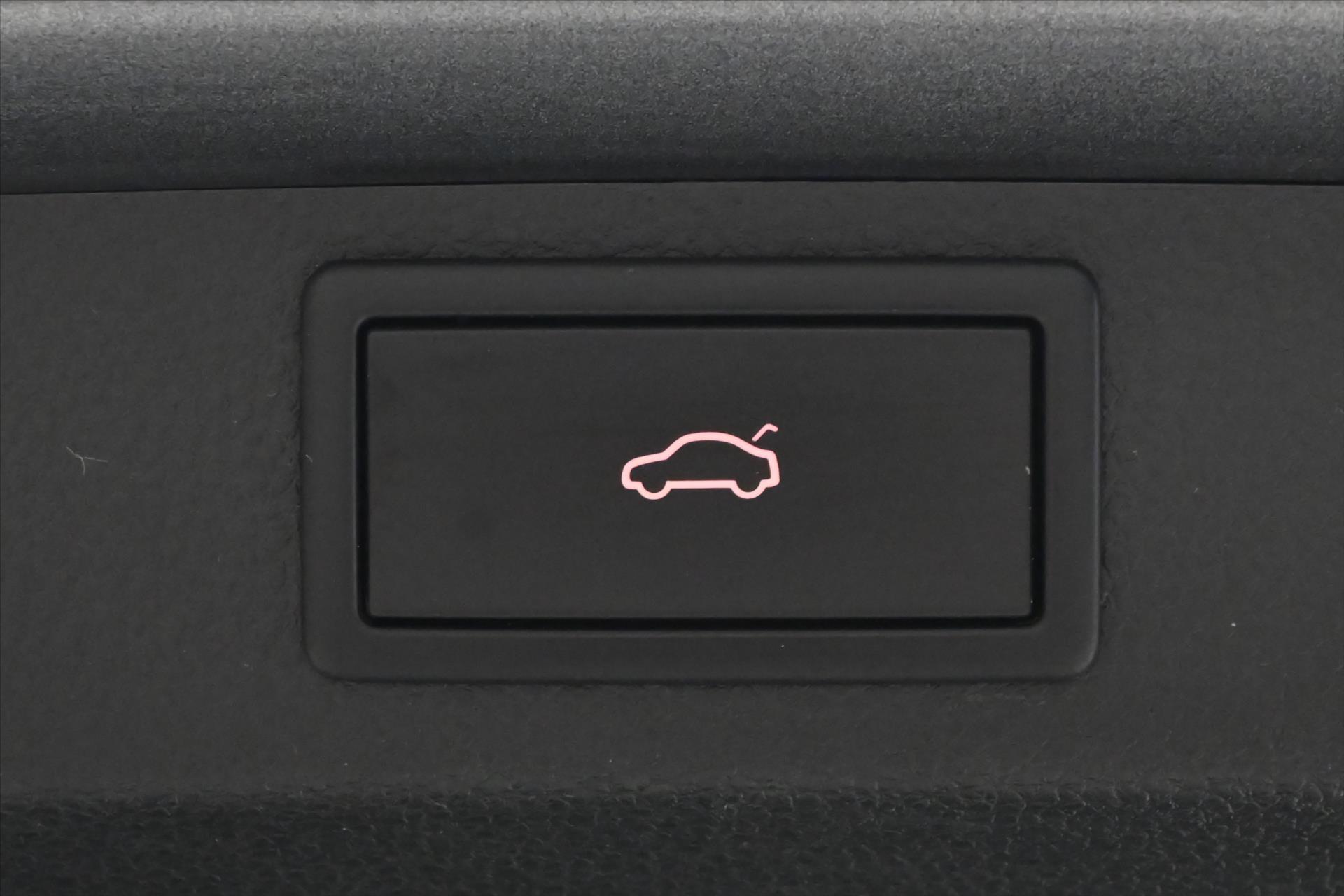 Hlavní fotografie vozu Škoda Karoq 2,0 TDI 85 kW DSG Ambition Záruka až 5 let (27)