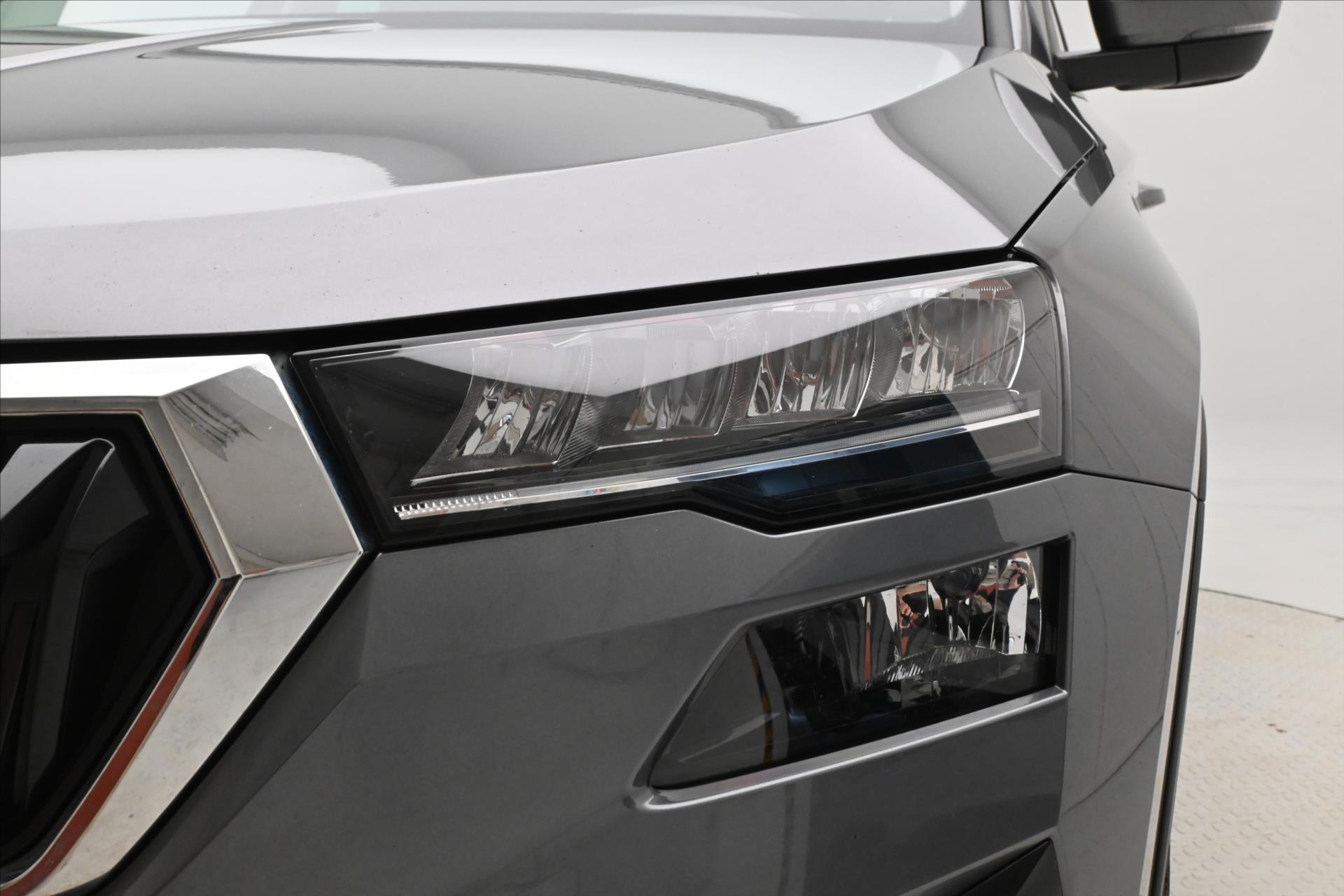 Hlavní fotografie vozu Škoda Karoq 2,0 TDI 85 kW DSG Ambition Záruka až 5 let (30)