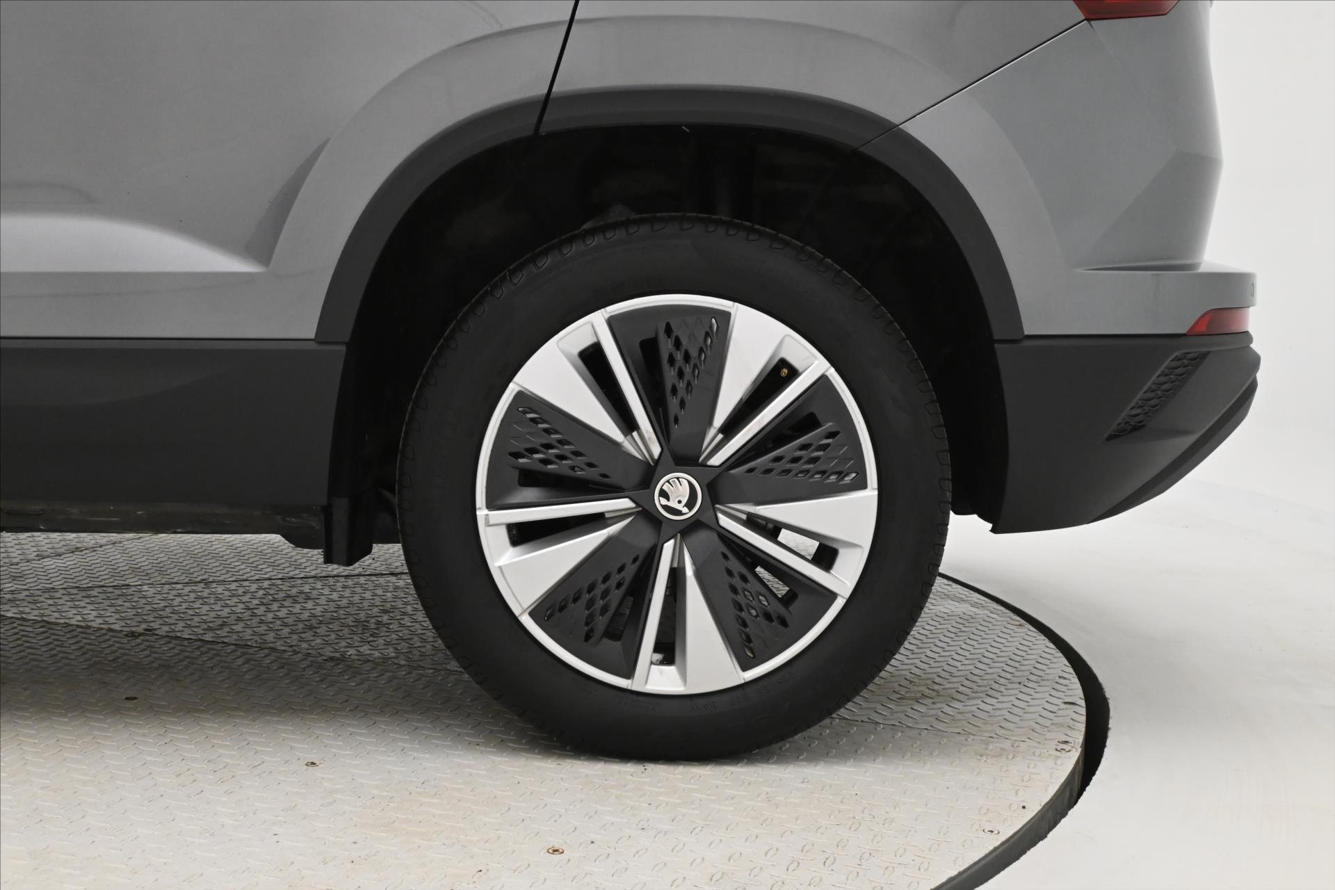 Hlavní fotografie vozu Škoda Karoq 2,0 TDI 85 kW DSG Ambition Záruka až 5 let (32)