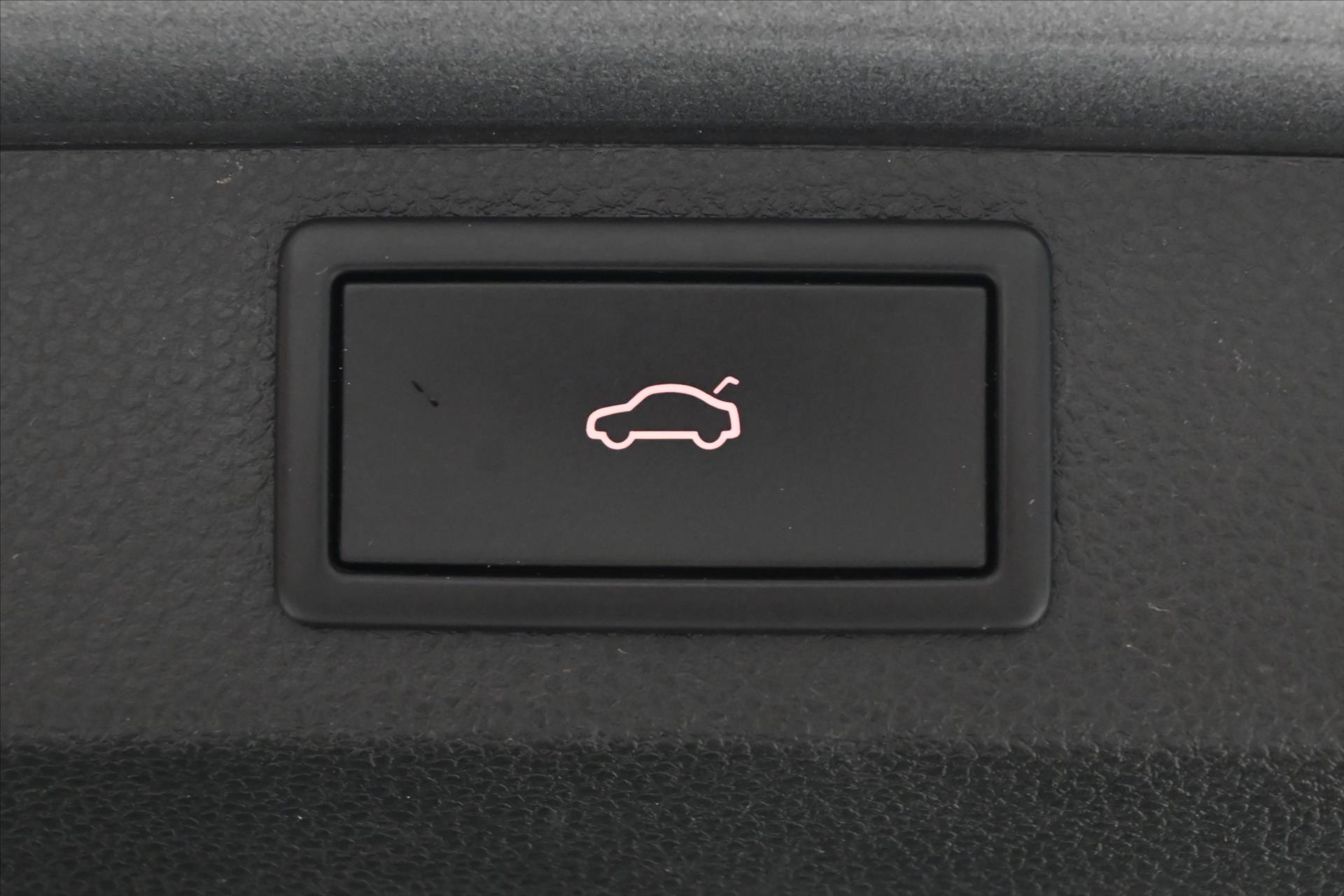 Hlavní fotografie vozu Škoda Karoq 2,0 TDI 85 kW DSG Ambition Záruka až 5 let (27)