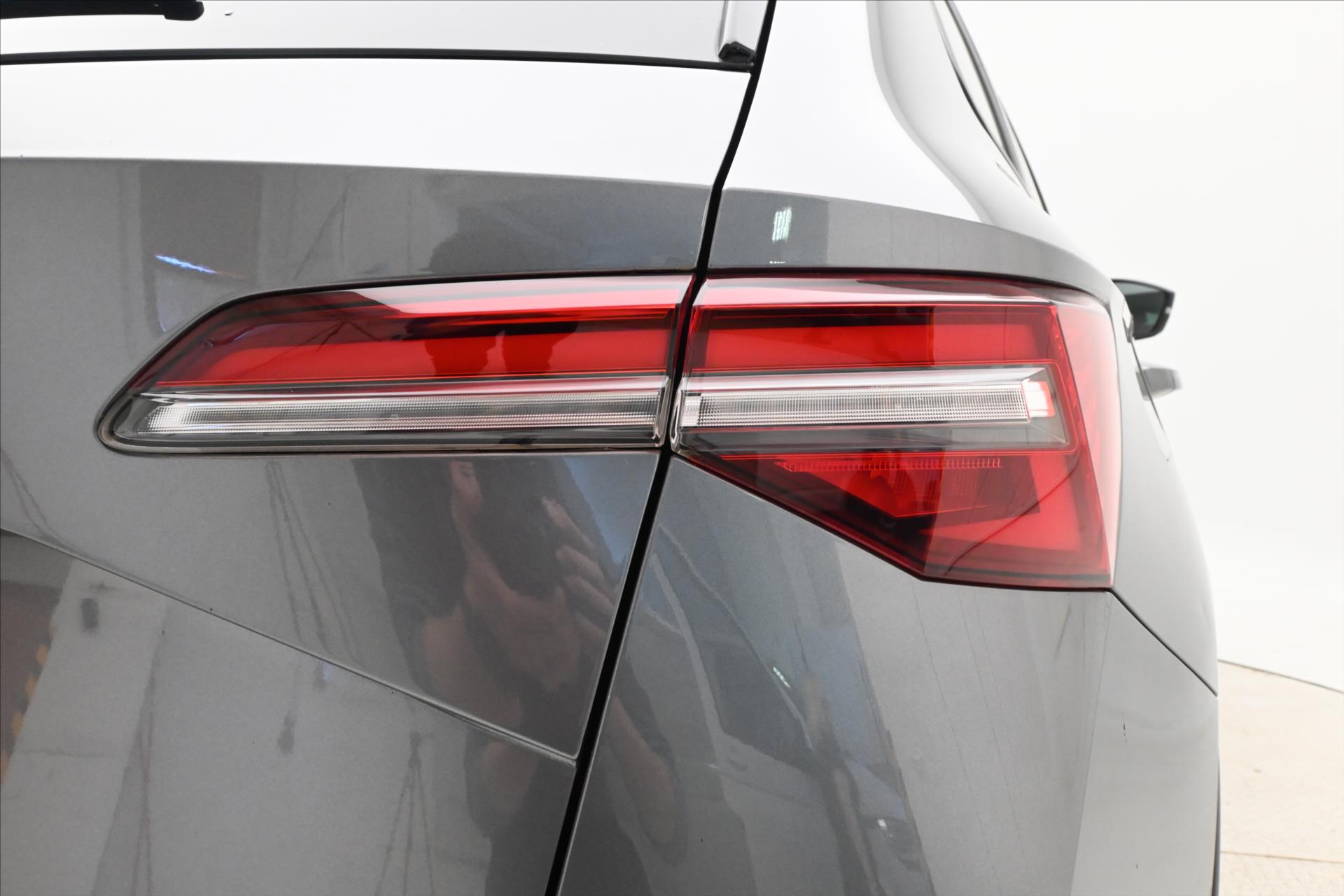 Hlavní fotografie vozu Škoda Karoq 2,0 TDI 85 kW DSG Ambition Záruka až 5 let (30)