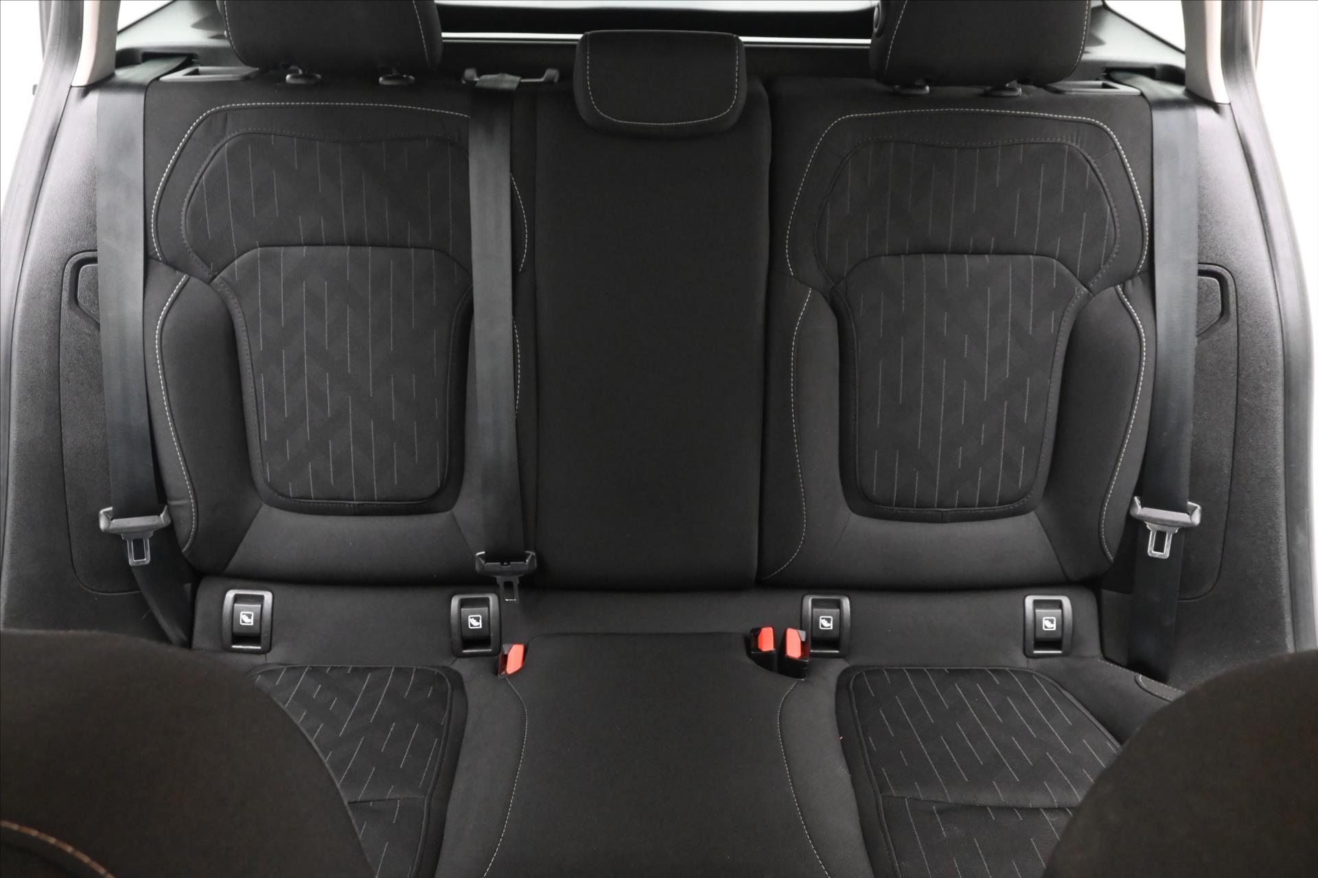 Hlavní fotografie vozu Renault Mégane 1,3 Tce 103 kW Sport Tourer Záruka až 5 let (25)