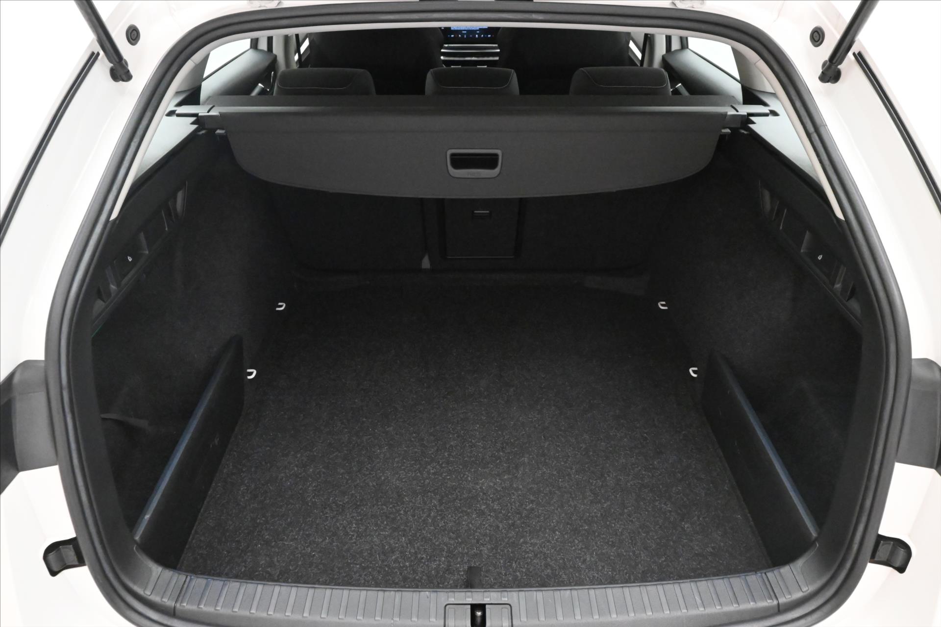 Hlavní fotografie vozu Škoda Octavia 2,0 TDI 110 kW DSG Style Záruka až 5 let (10)