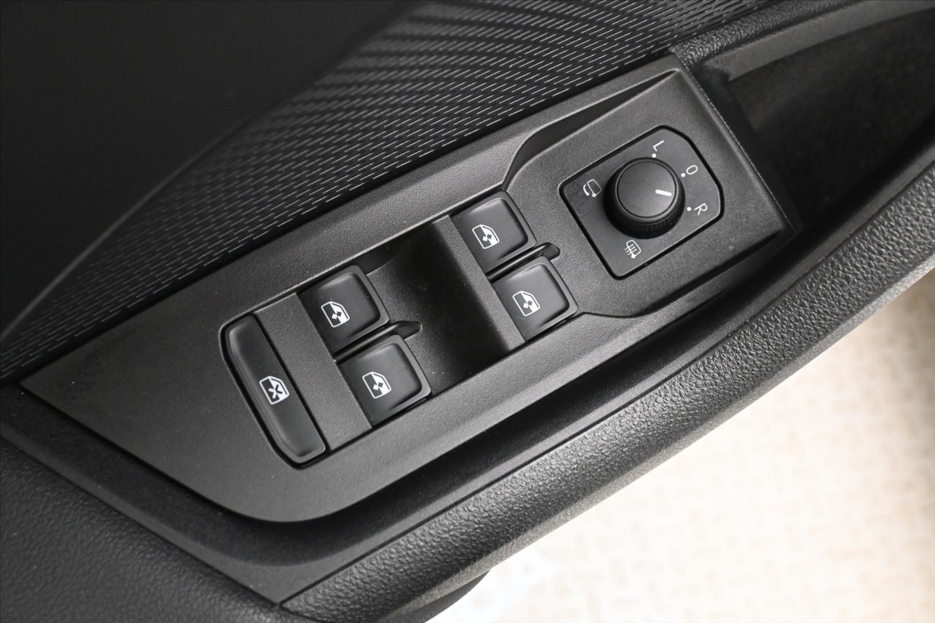 Hlavní fotografie vozu Škoda Octavia 2,0 TDI 110 kW DSG Style Záruka až 5 let (26)