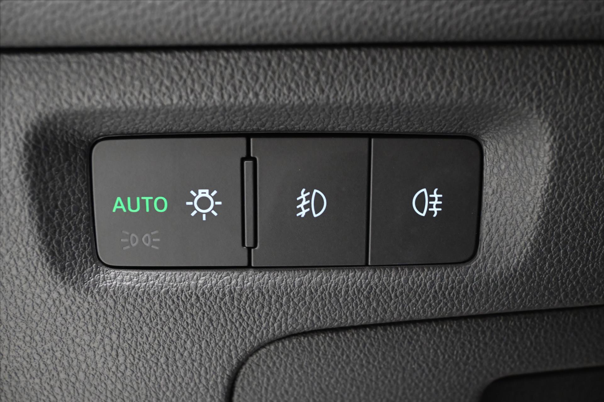 Hlavní fotografie vozu Škoda Octavia 2,0 TDI 110 kW DSG Style Záruka až 5 let (27)