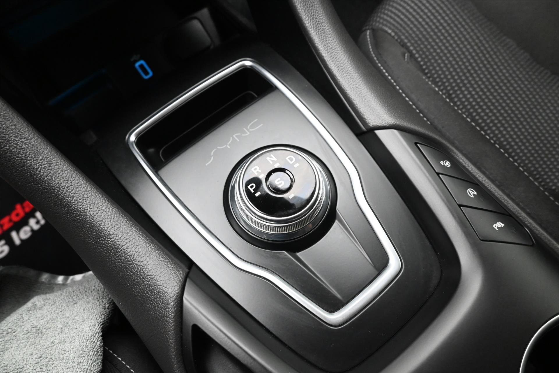 Hlavní fotografie vozu Ford Mondeo 2,0 EcoBlue 140 kW AT8 Titanium Záruka až 5 let (22)