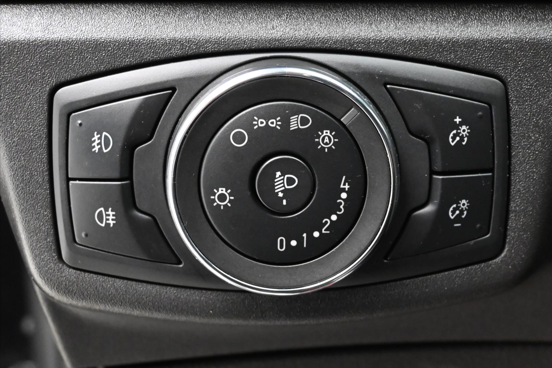 Hlavní fotografie vozu Ford Mondeo 2,0 EcoBlue 140 kW AT8 Titanium Záruka až 5 let (26)