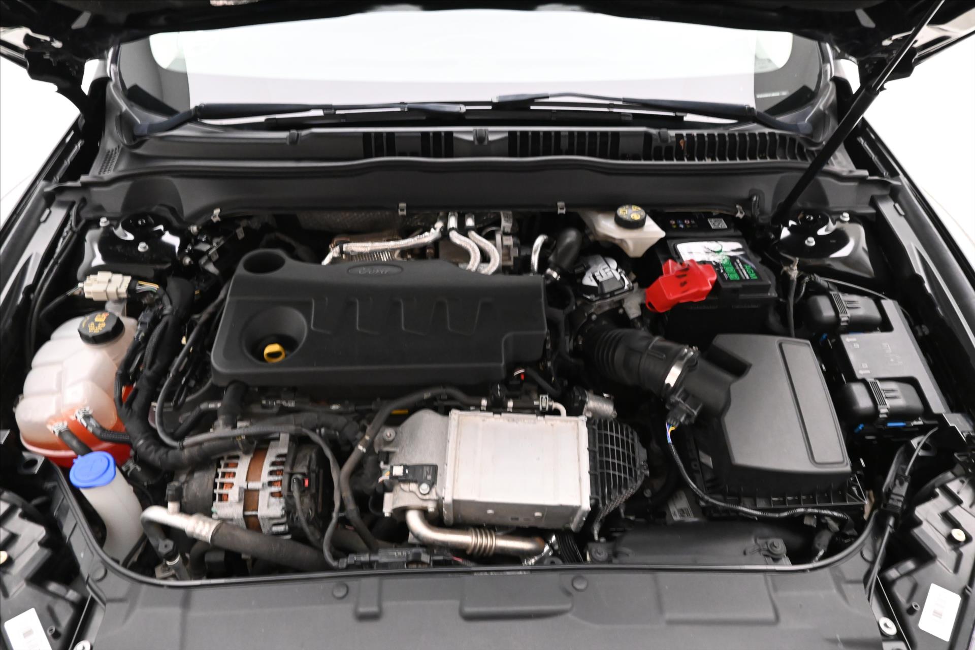 Hlavní fotografie vozu Ford Mondeo 2,0 EcoBlue 140 kW AT8 Titanium Záruka až 5 let (9)